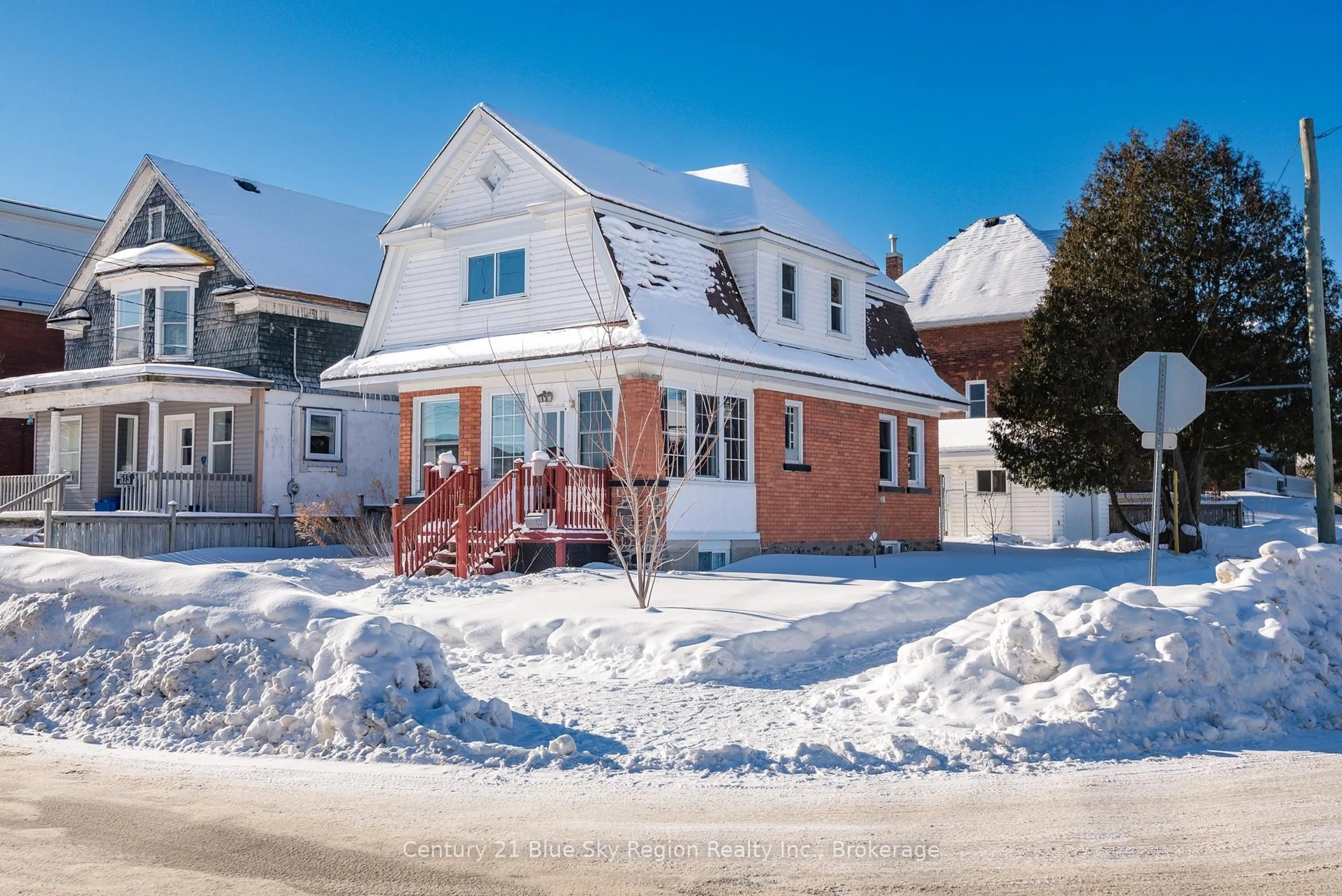 Home with brick exterior material, street for 503 First Ave, North Bay Ontario P1B 1K5