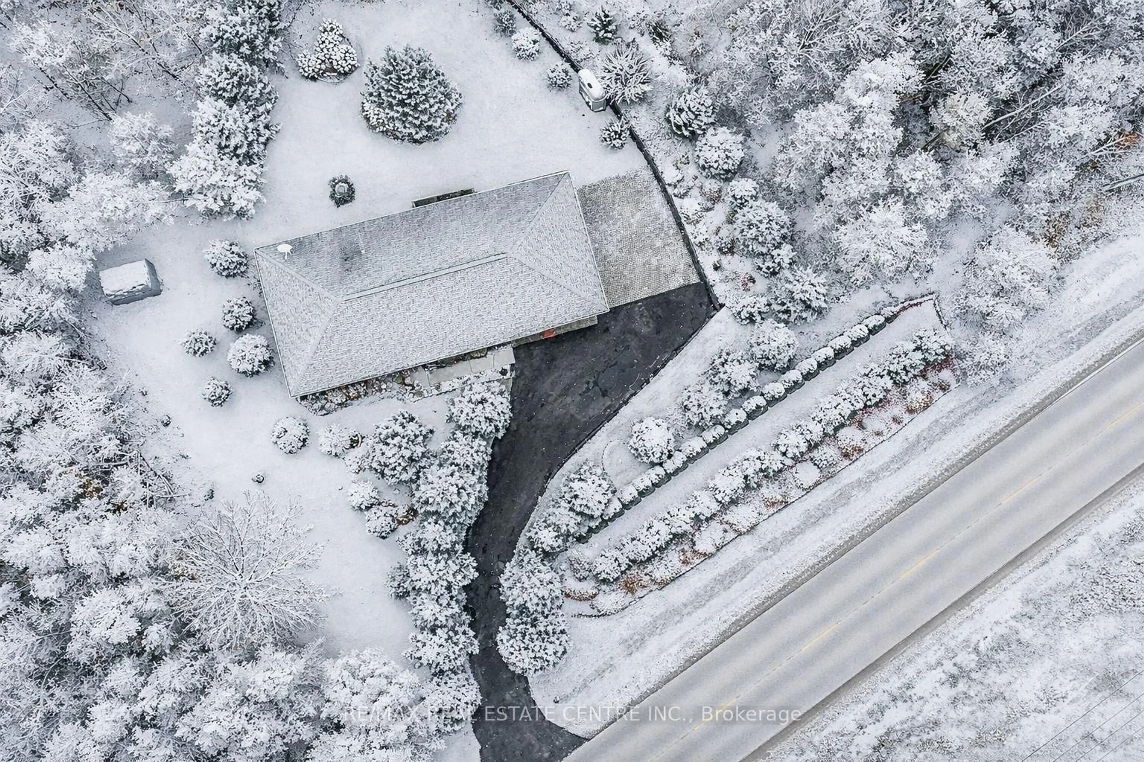 A pic from outside/outdoor area/front of a property/back of a property/a pic from drone, building for 122769 GREY 9 Rd, West Grey Ontario N0G 1C0