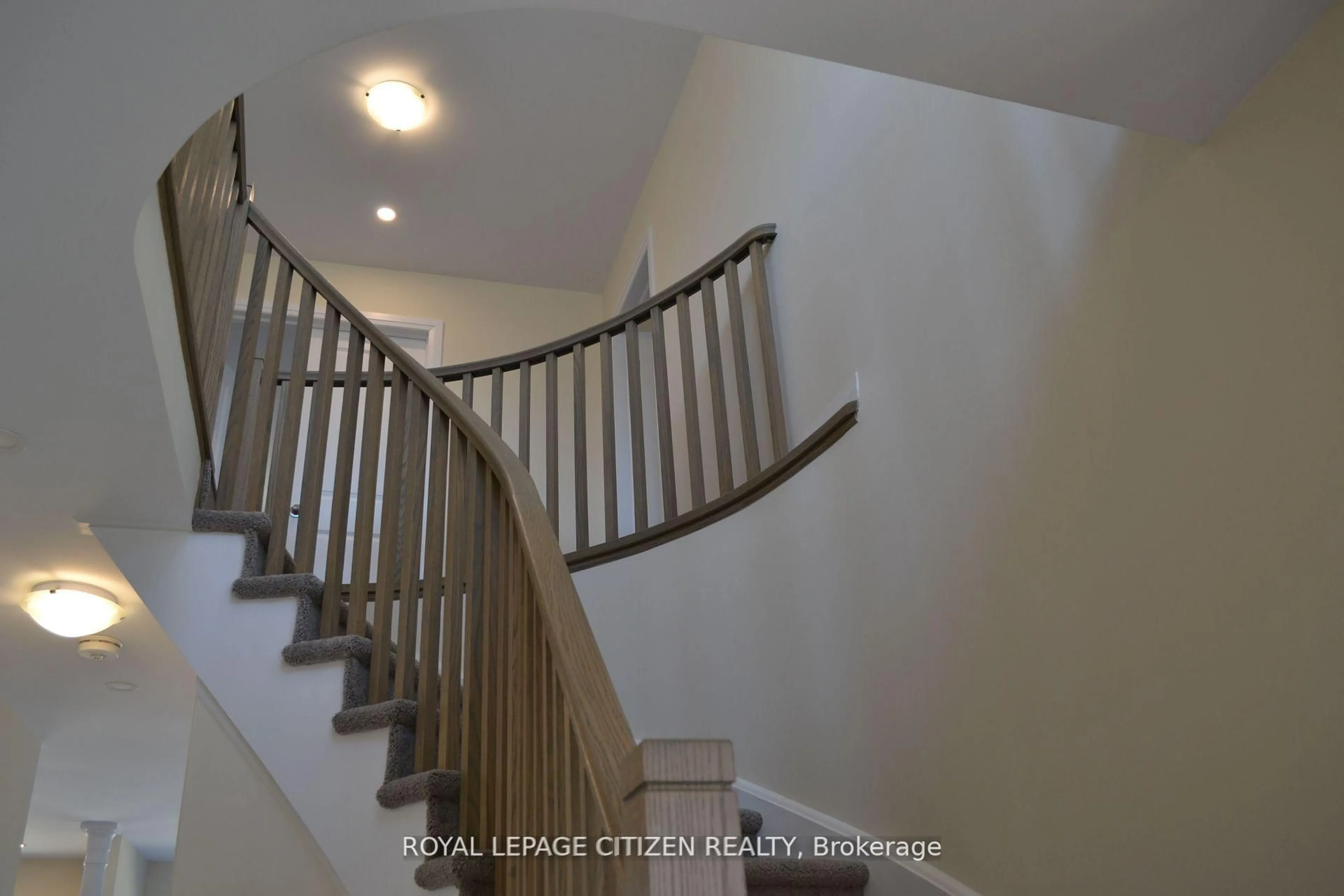 Stairs for 41 Carew Blvd, Kawartha Lakes Ontario K9V 0P7