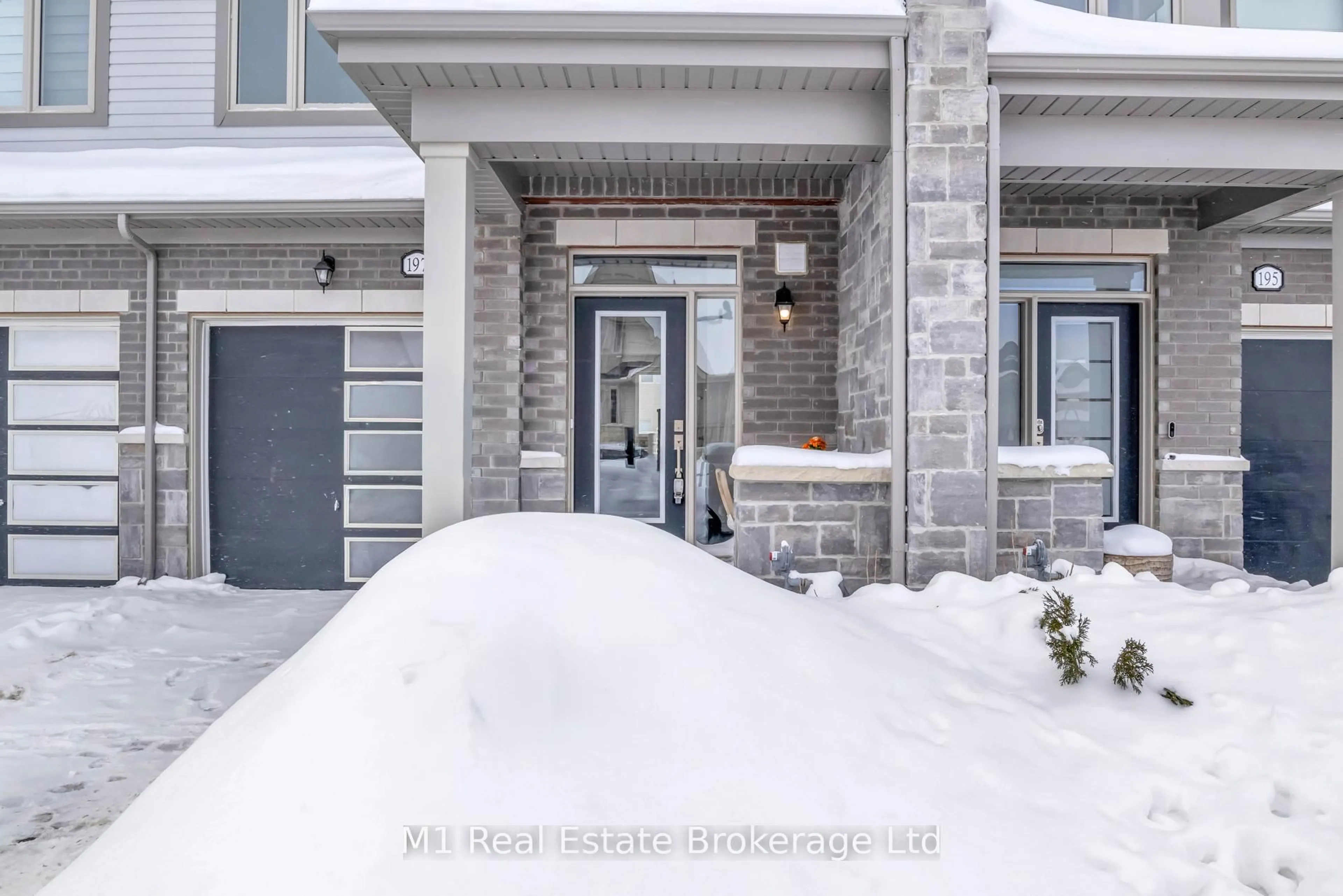 Indoor entryway for 197 Farley Rd, Centre Wellington Ontario N1M 0J2
