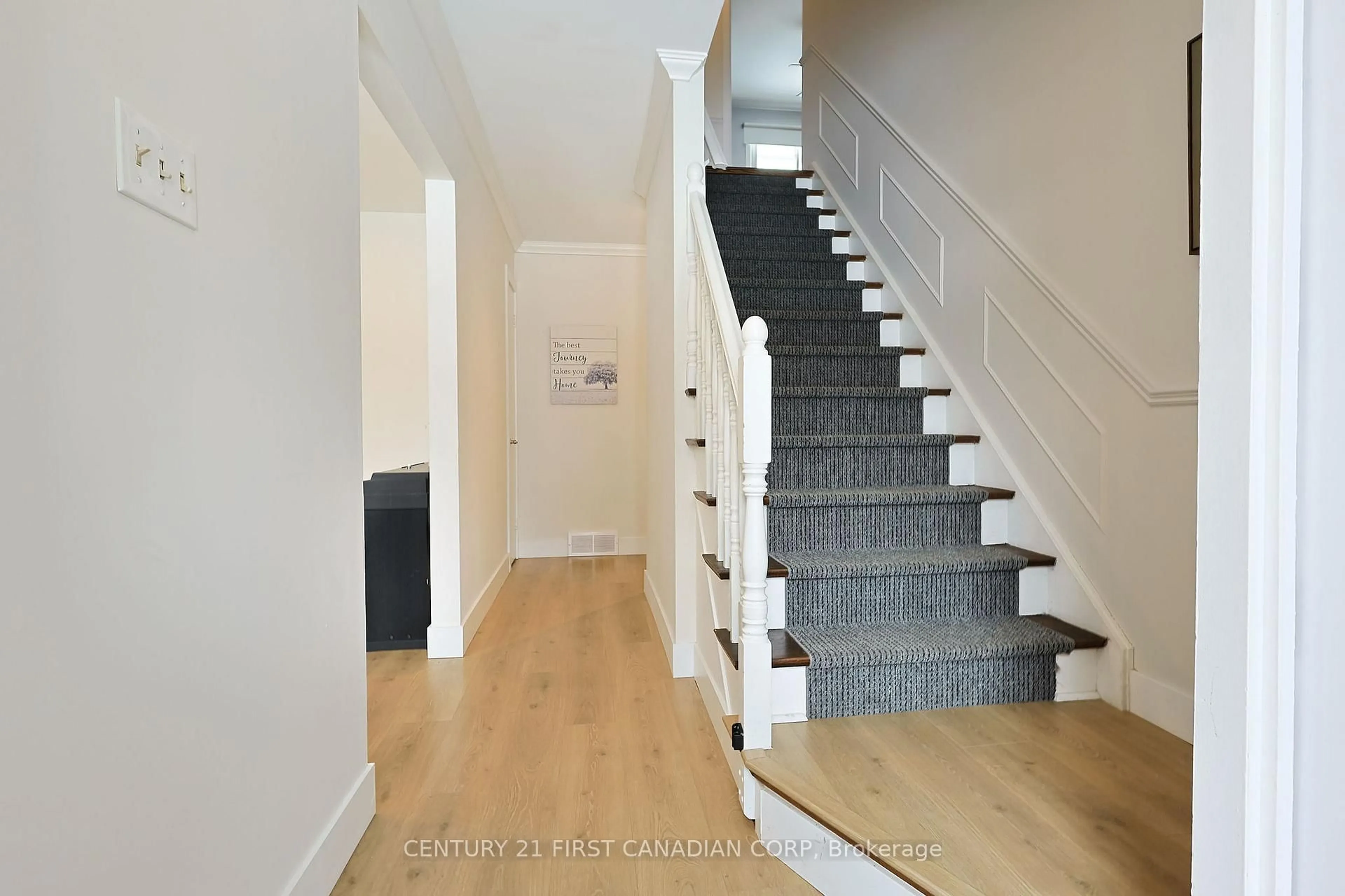 Stairs for 696 GRIFFITH St, London South Ontario N6K 2W4