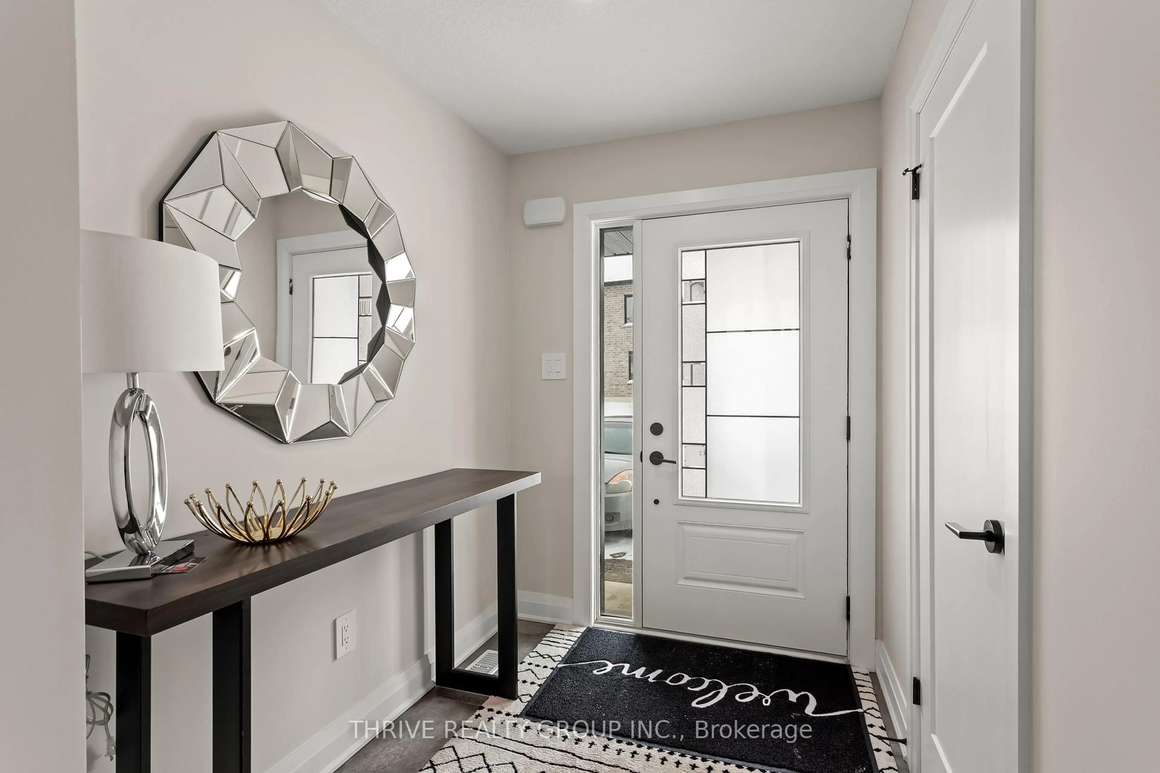 Indoor entryway for 2261 Linkway Blvd #24, London South Ontario N6K 0L4