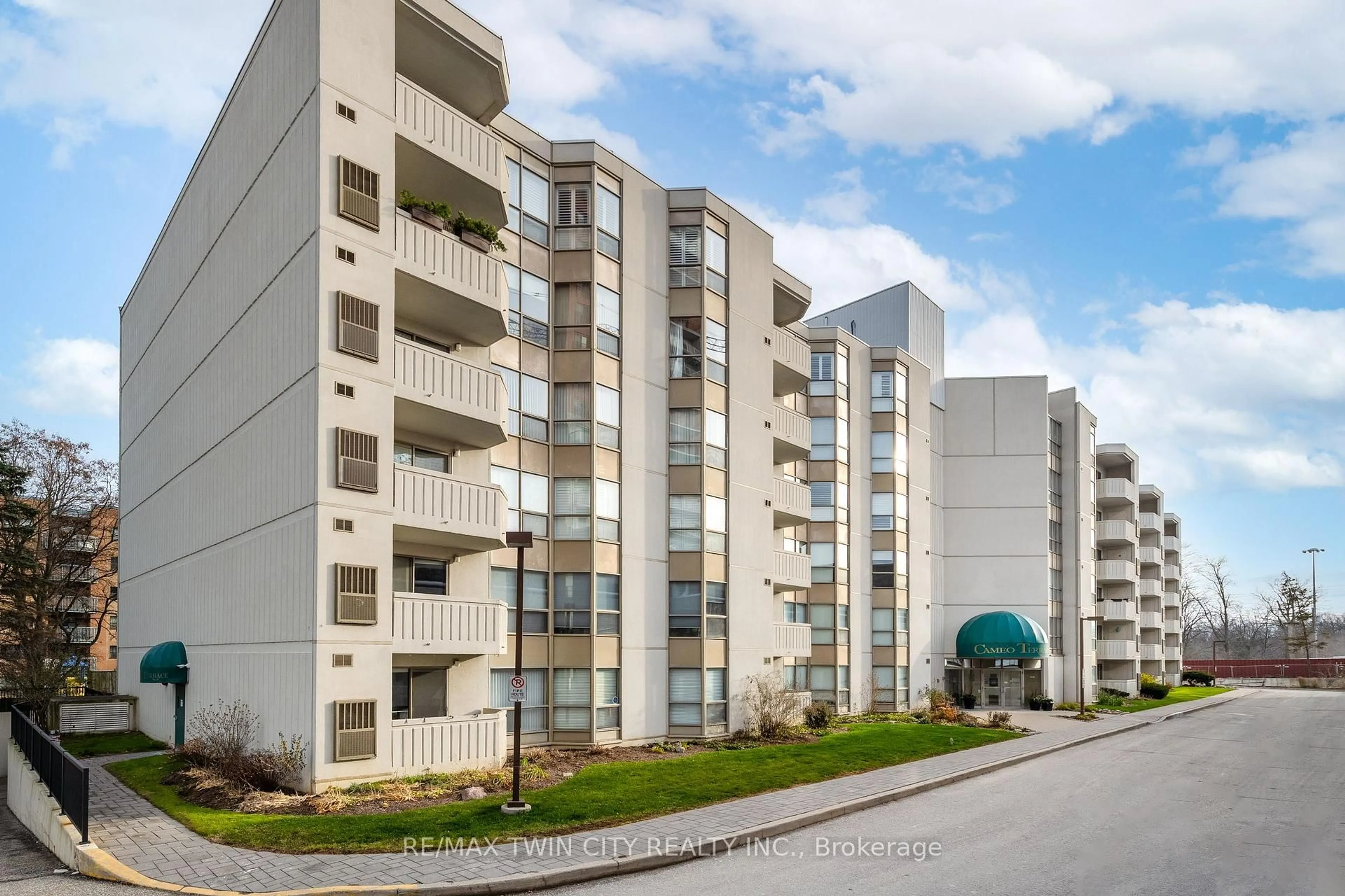 Unknown for 3267 KING ST. St #508, Kitchener Ontario N2A 4A4