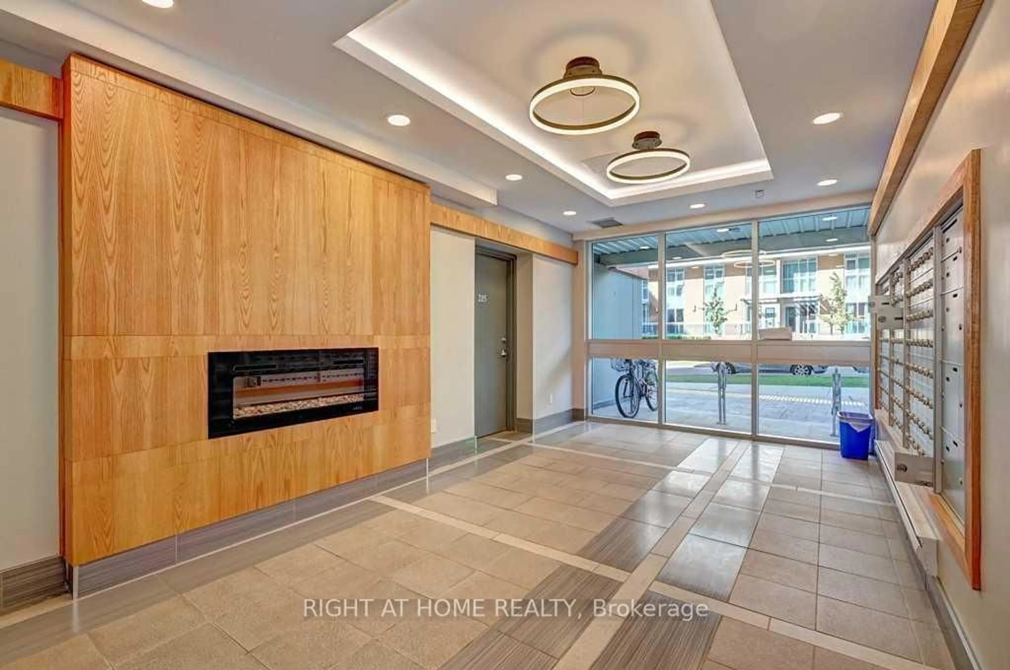 Unknown for 258B Sunview St #215, Waterloo Ontario N2L 3V9