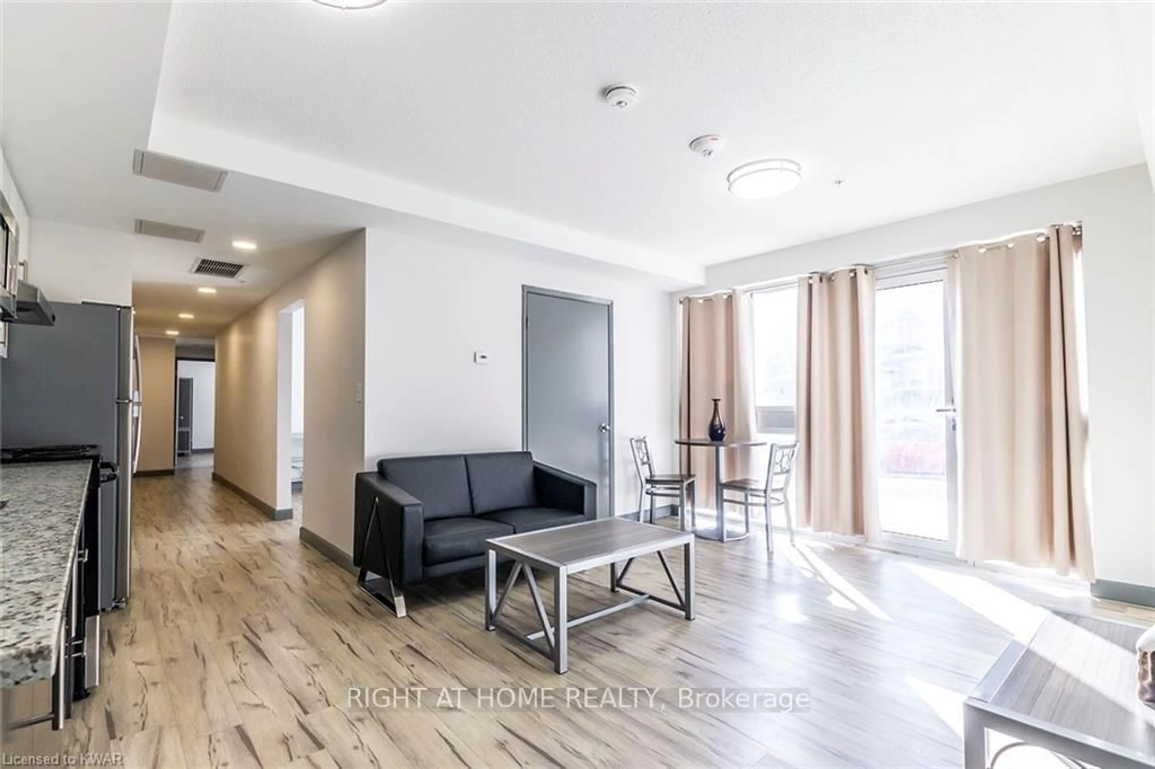 Unknown for 258B Sunview St #215, Waterloo Ontario N2L 3V9