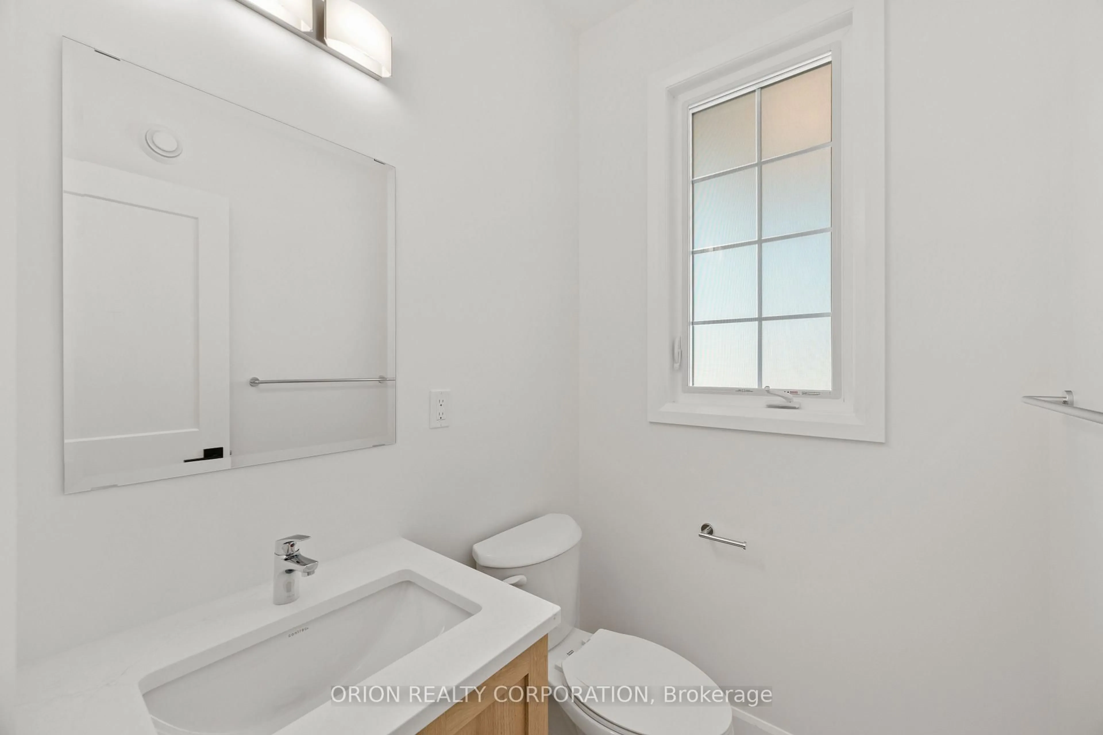 Standard bathroom, ceramic/tile floor for 929 Goodwin Dr, Kingston Ontario K7P 0P7
