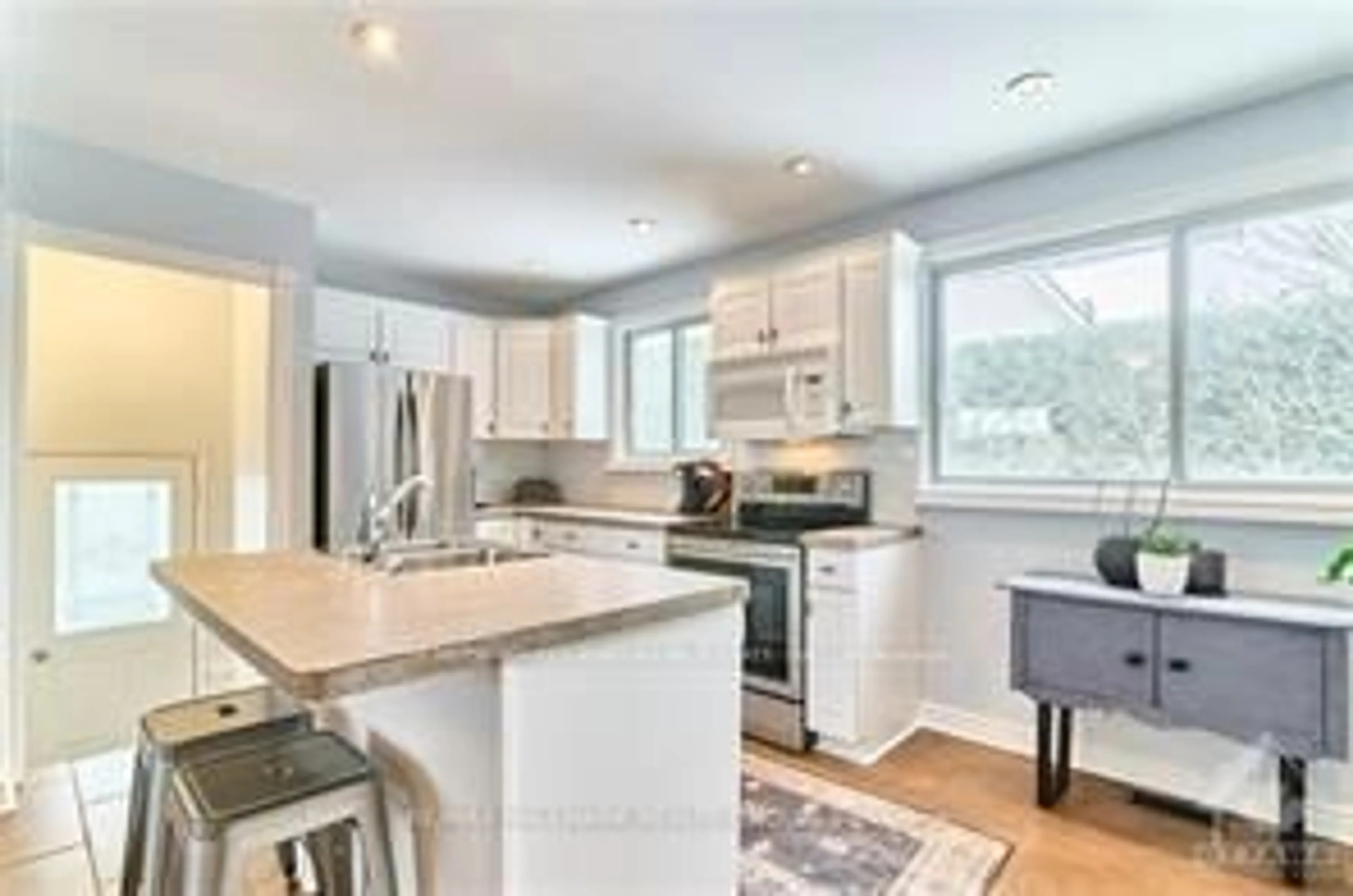 Open concept kitchen, unknown for 841 Balsam Dr, Ottawa Ontario K1E 1B8