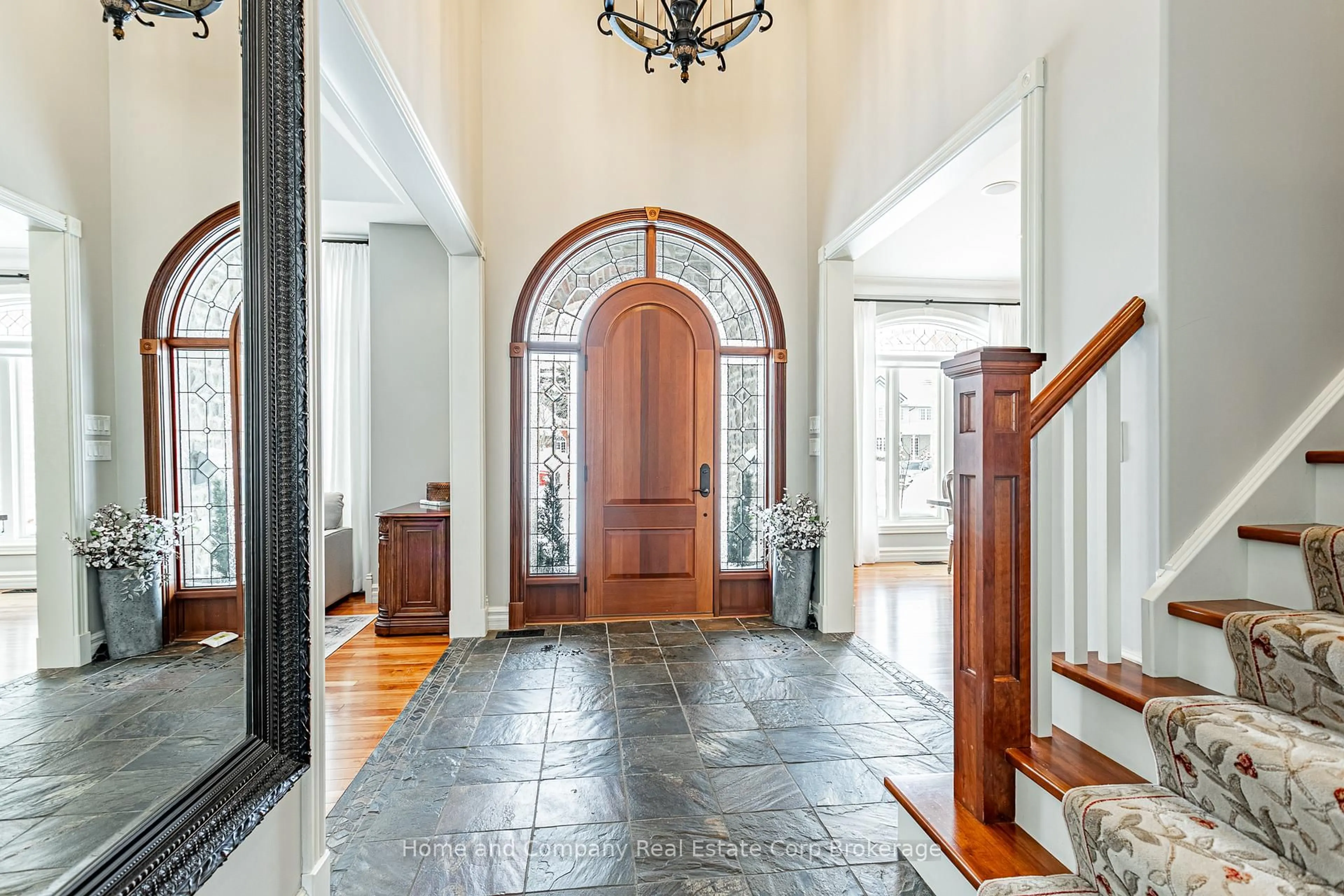 Indoor foyer for 17 SIR ADAM BECK Rd, Stratford Ontario N5A 8B8