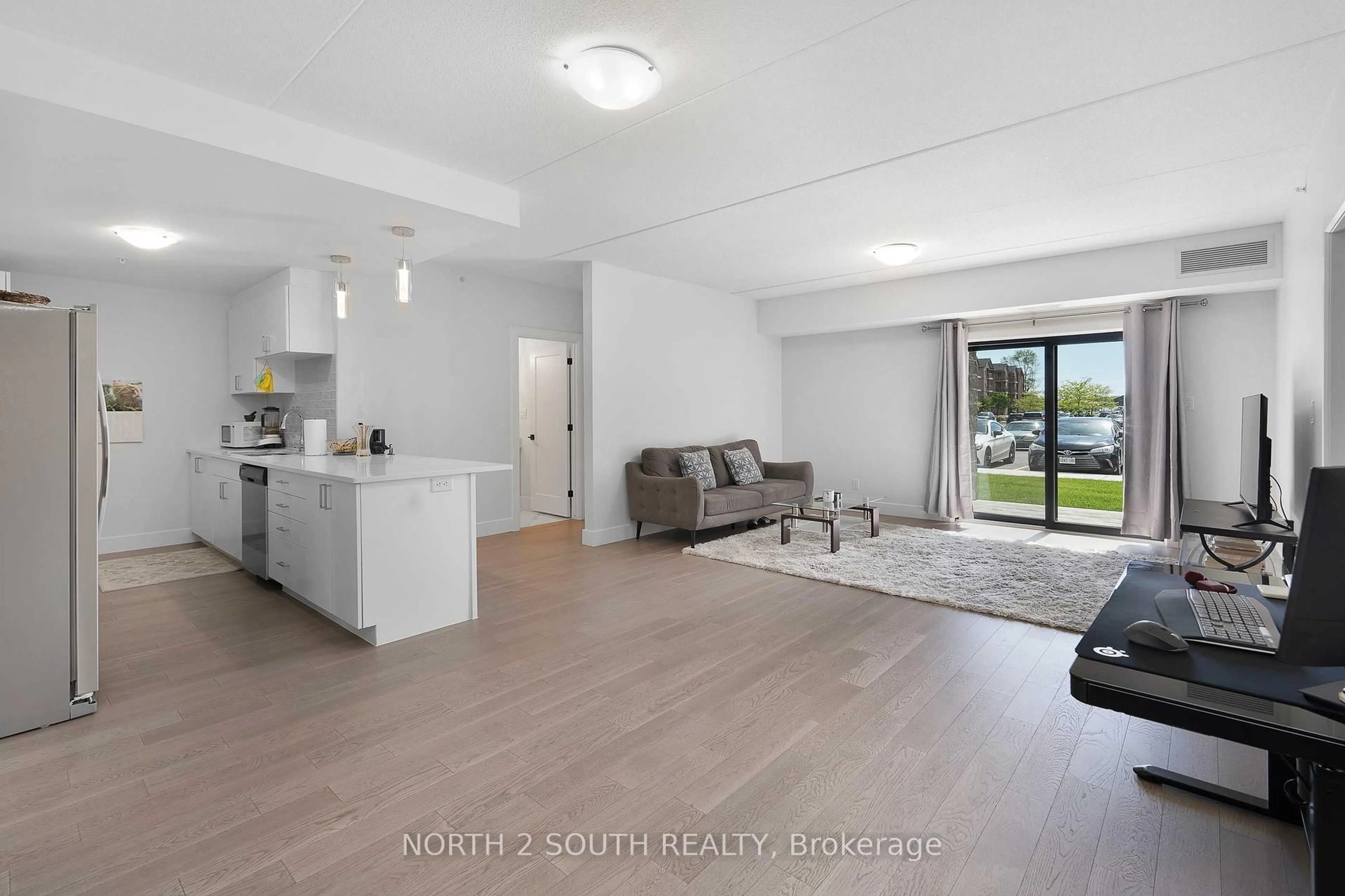 Unknown for 2550 Sandwich West Pkwy #102, LaSalle Ontario N9H 0N4