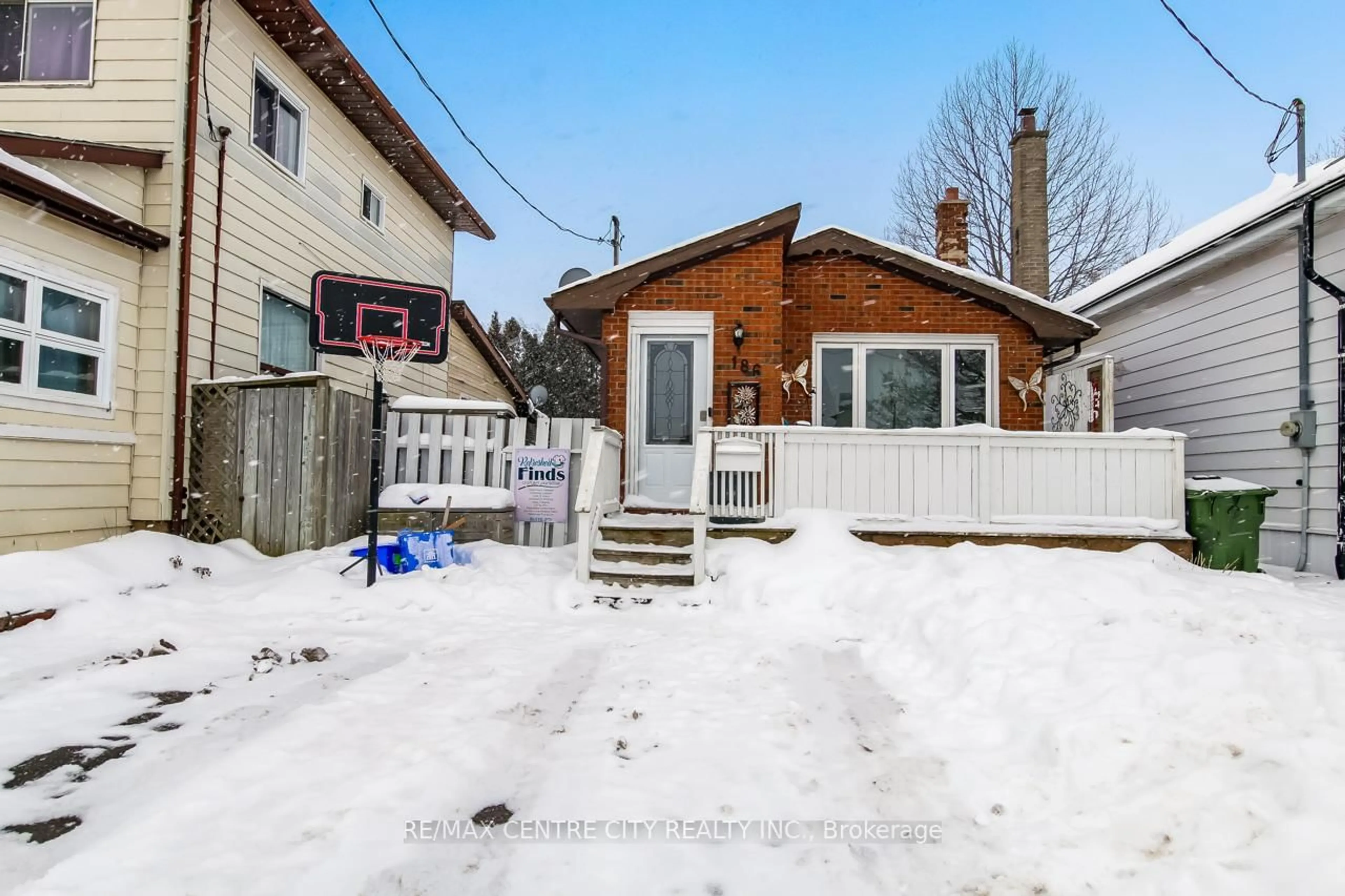 Unknown for 186 Centre St, St. Thomas Ontario N5R 3A4