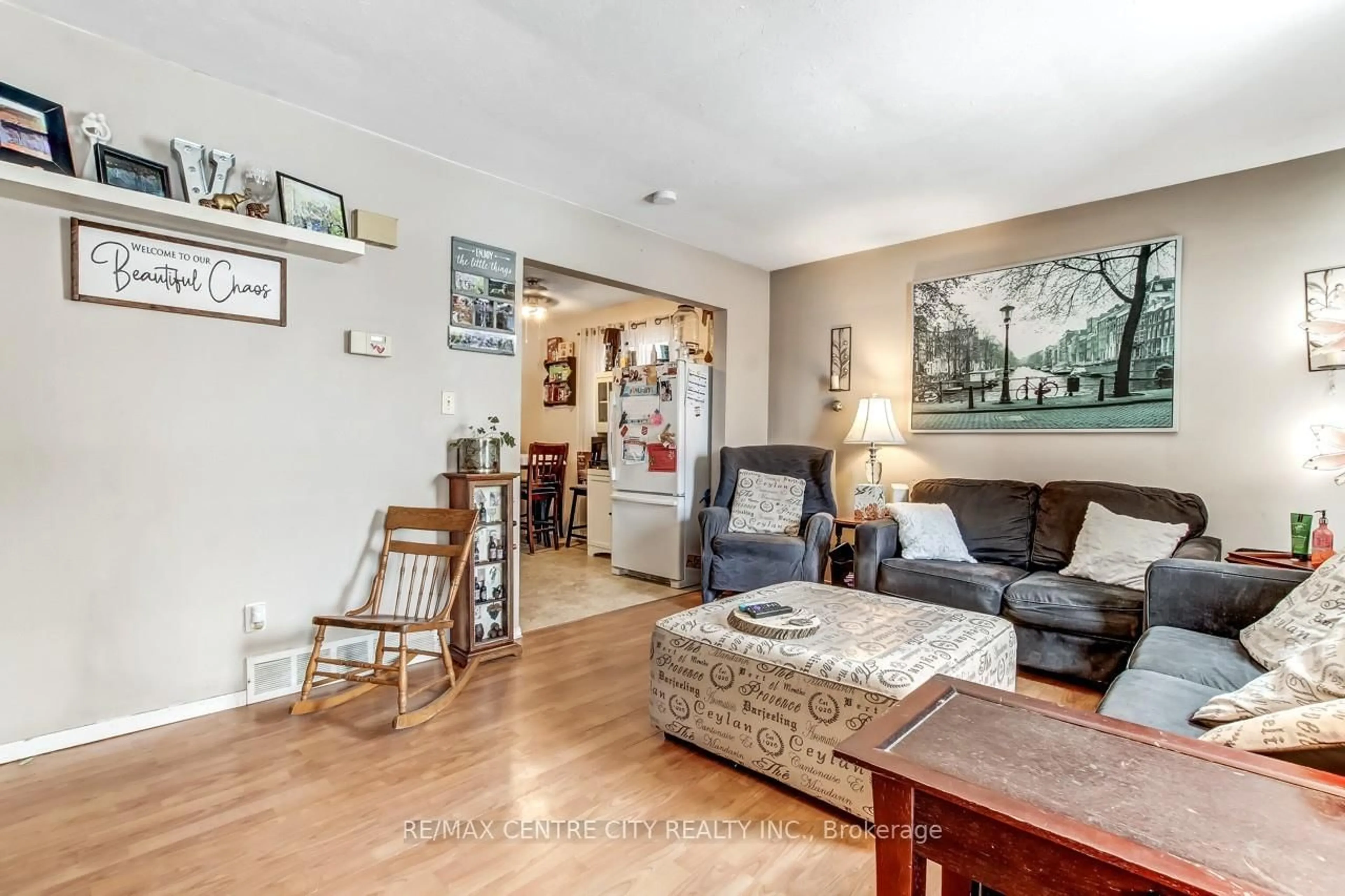 Living room with furniture, unknown for 186 Centre St, St. Thomas Ontario N5R 3A4