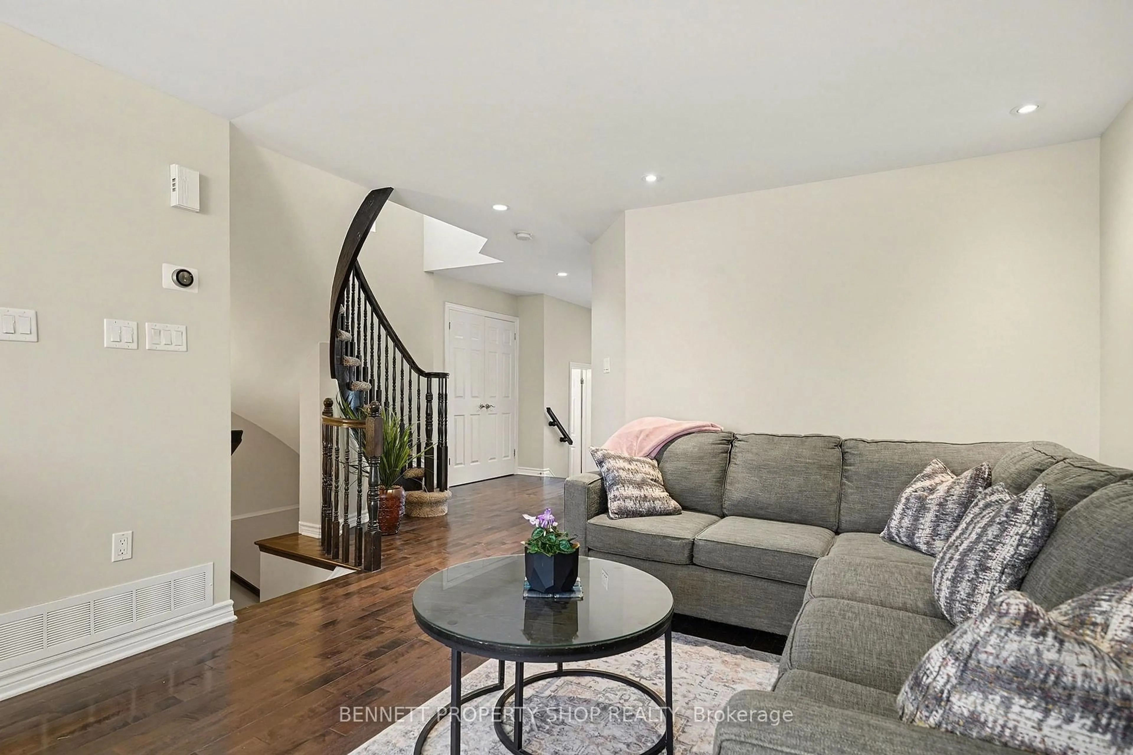 Living room with furniture, unknown for 164 Tacom Circ, Ottawa Ontario K2G 4R1