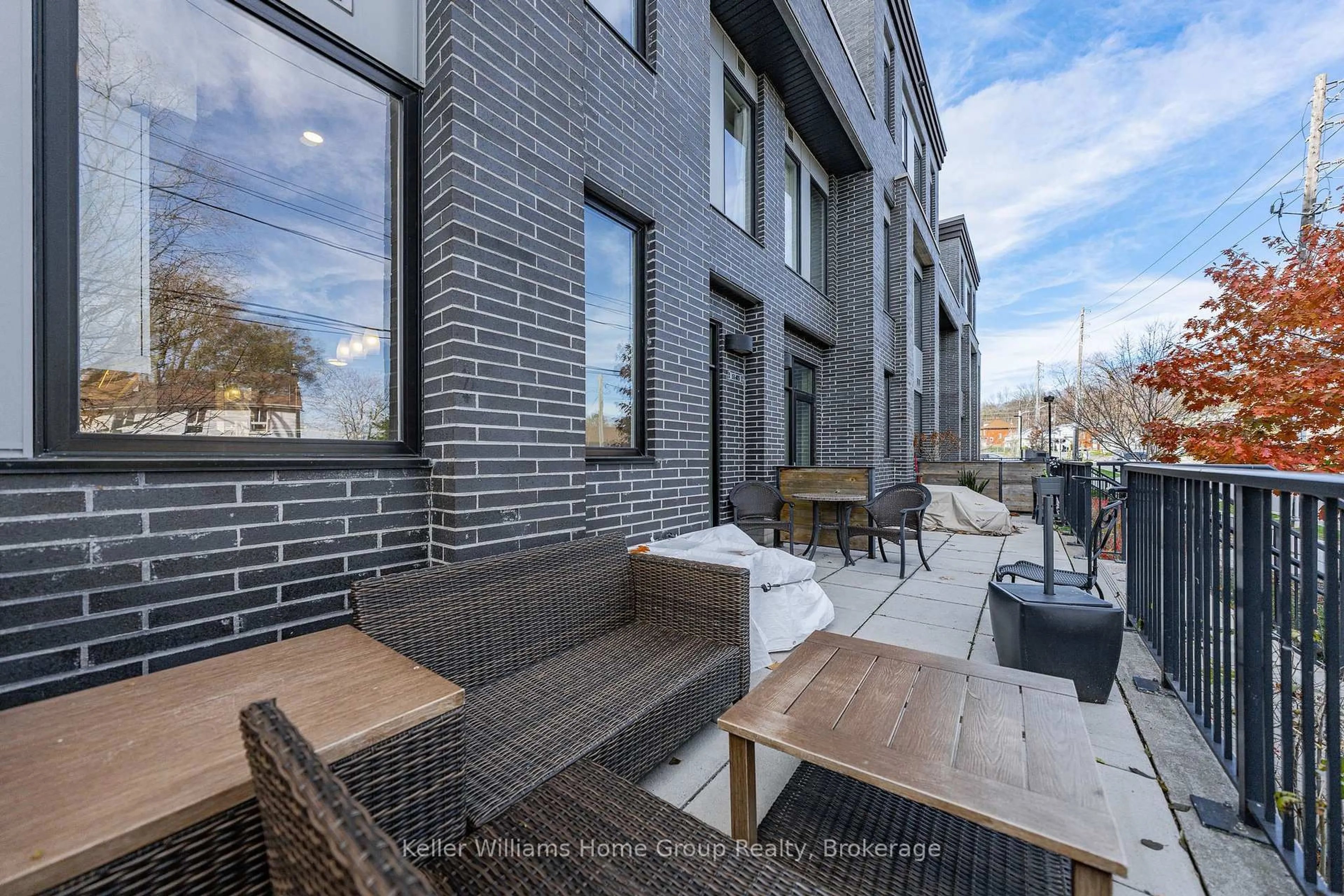 Patio, street for 53 Arthur St #AT5, Guelph Ontario N1E 0P5