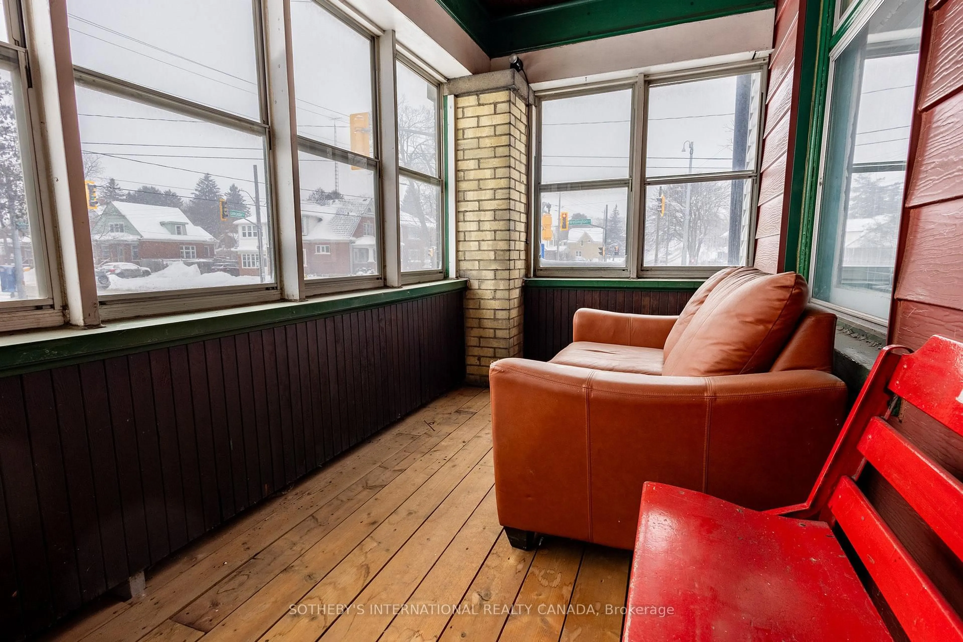 Unknown for 64 Lancaster St, Kitchener Ontario N2H 4T2