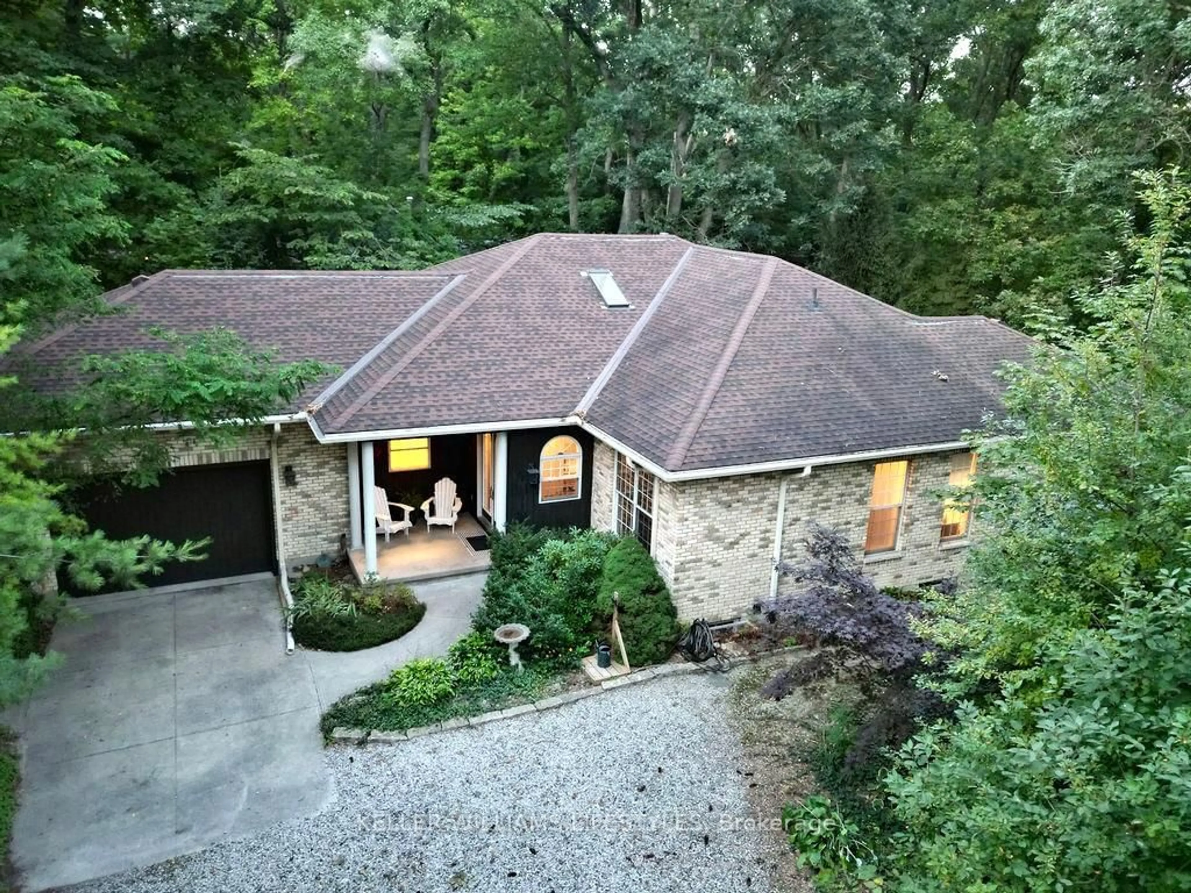 A pic from outside/outdoor area/front of a property/back of a property/a pic from drone, unknown for 10240 Woodpark Crt, Lambton Shores Ontario N0M 1T0