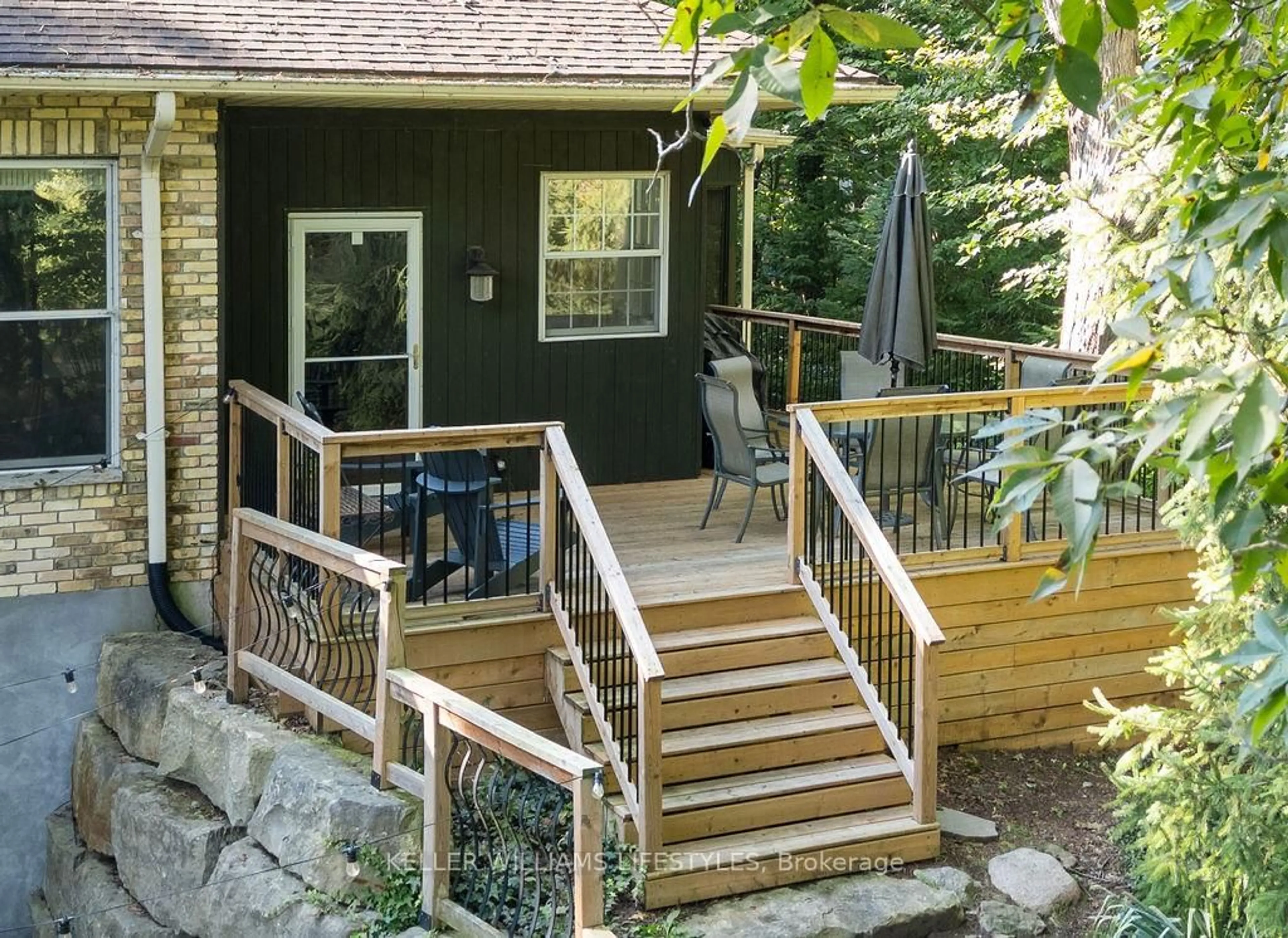 Patio, unknown for 10240 Woodpark Crt, Lambton Shores Ontario N0M 1T0