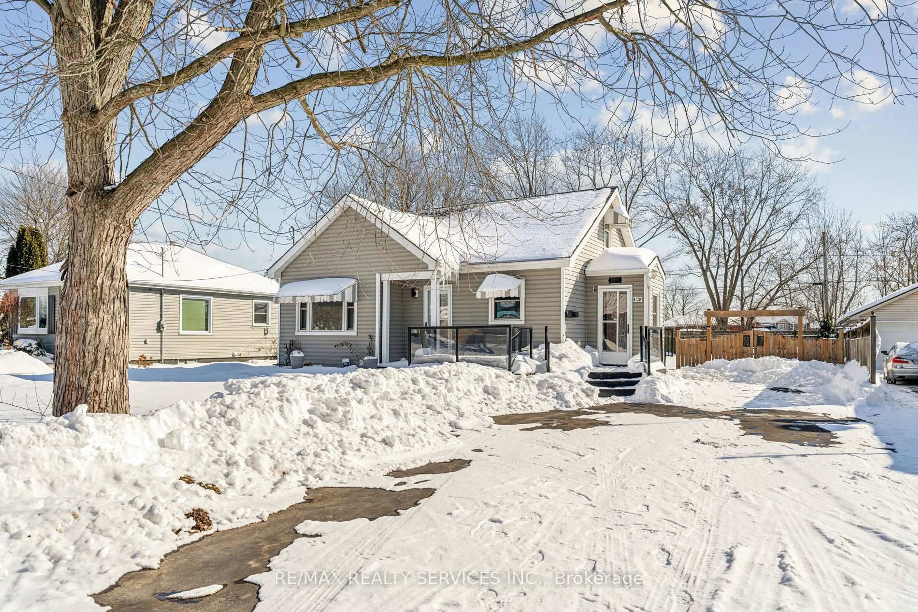 Unknown for 4120 Wellington St, Niagara Falls Ontario L2G 6L7