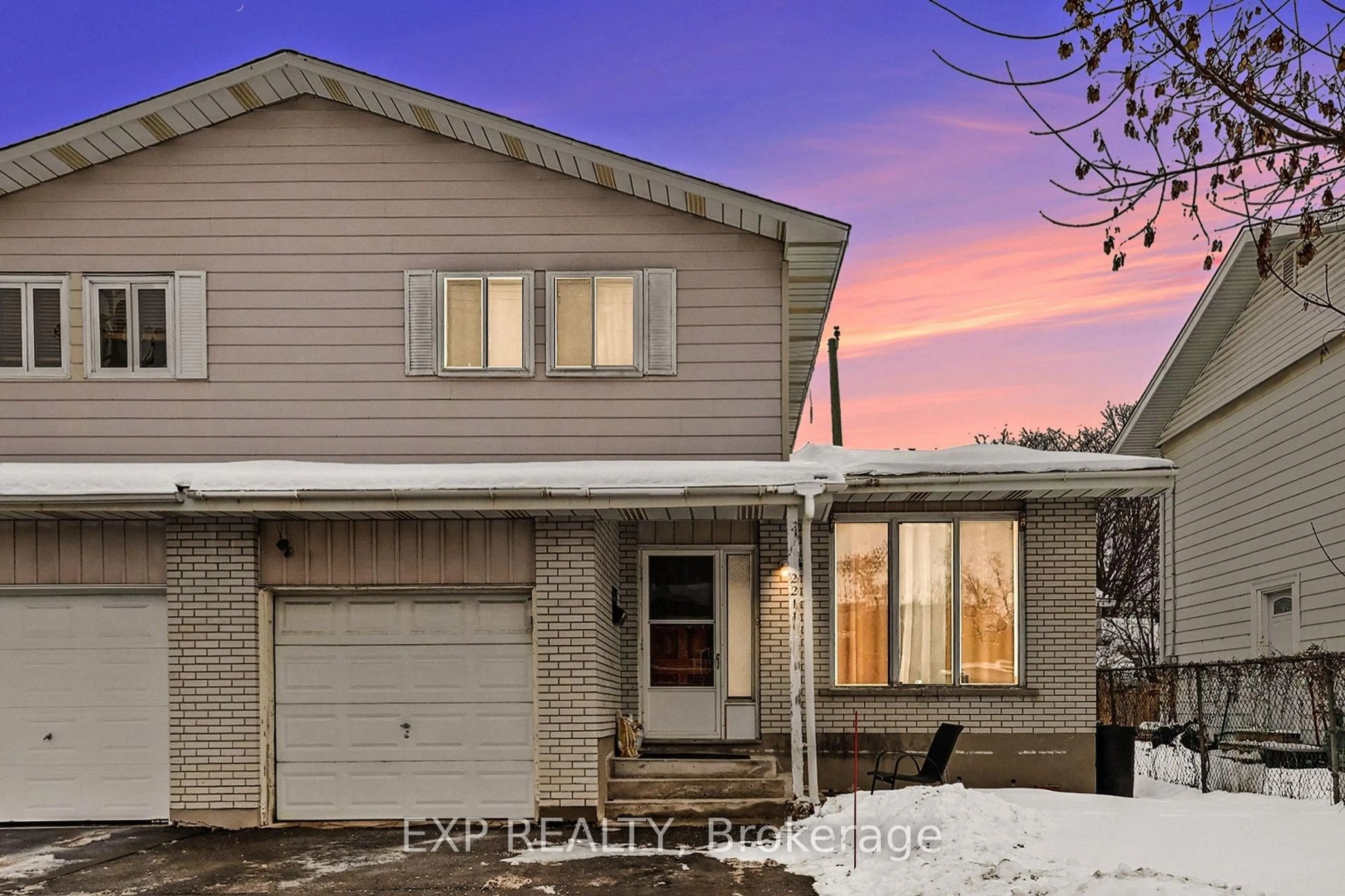 Home with vinyl exterior material, street for 2211 St Laurent Blvd, Ottawa Ontario K1G 1B1