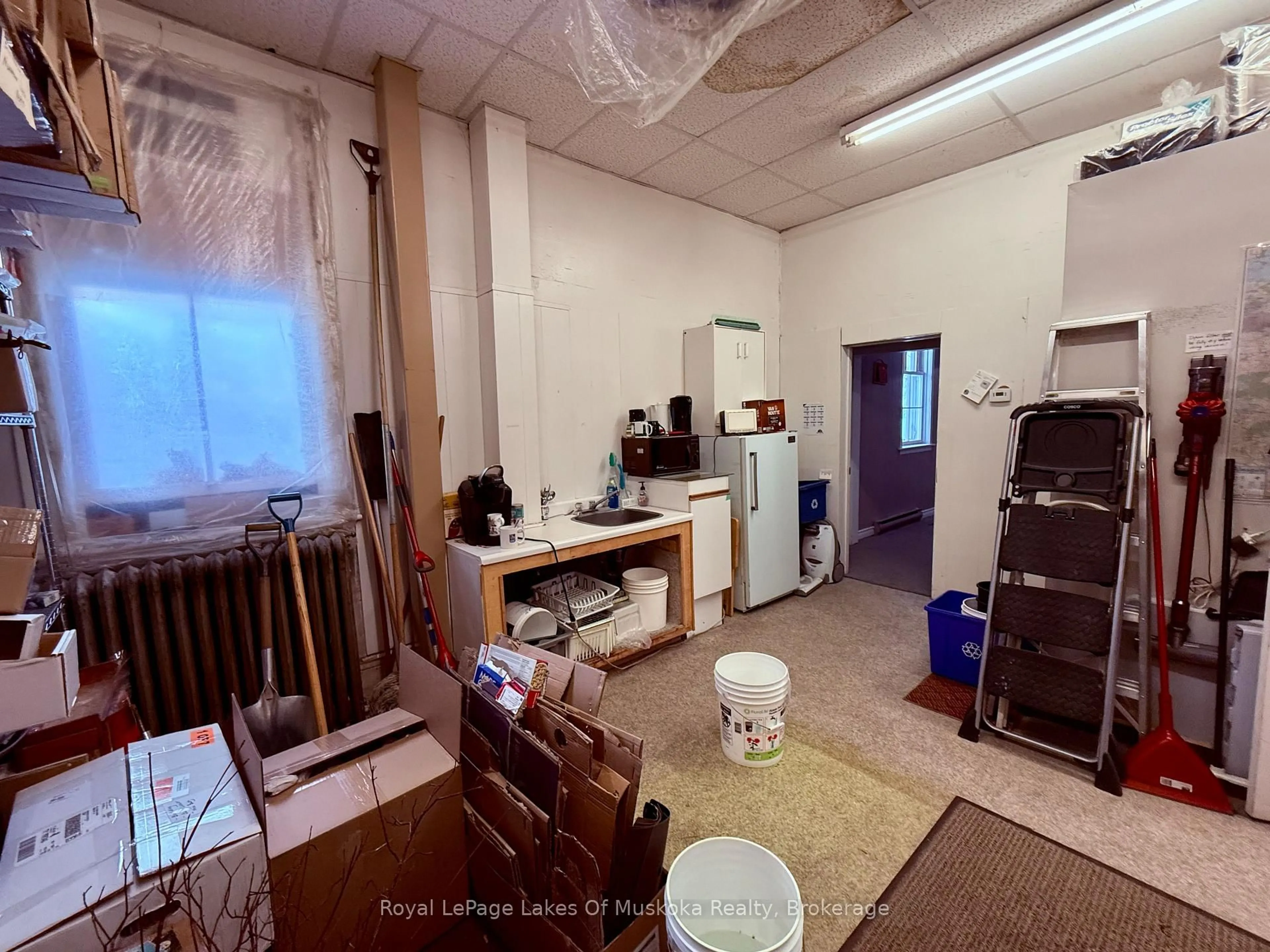 A pic of a room for 185 Ontario St, Burk's Falls Ontario P0A 1C0