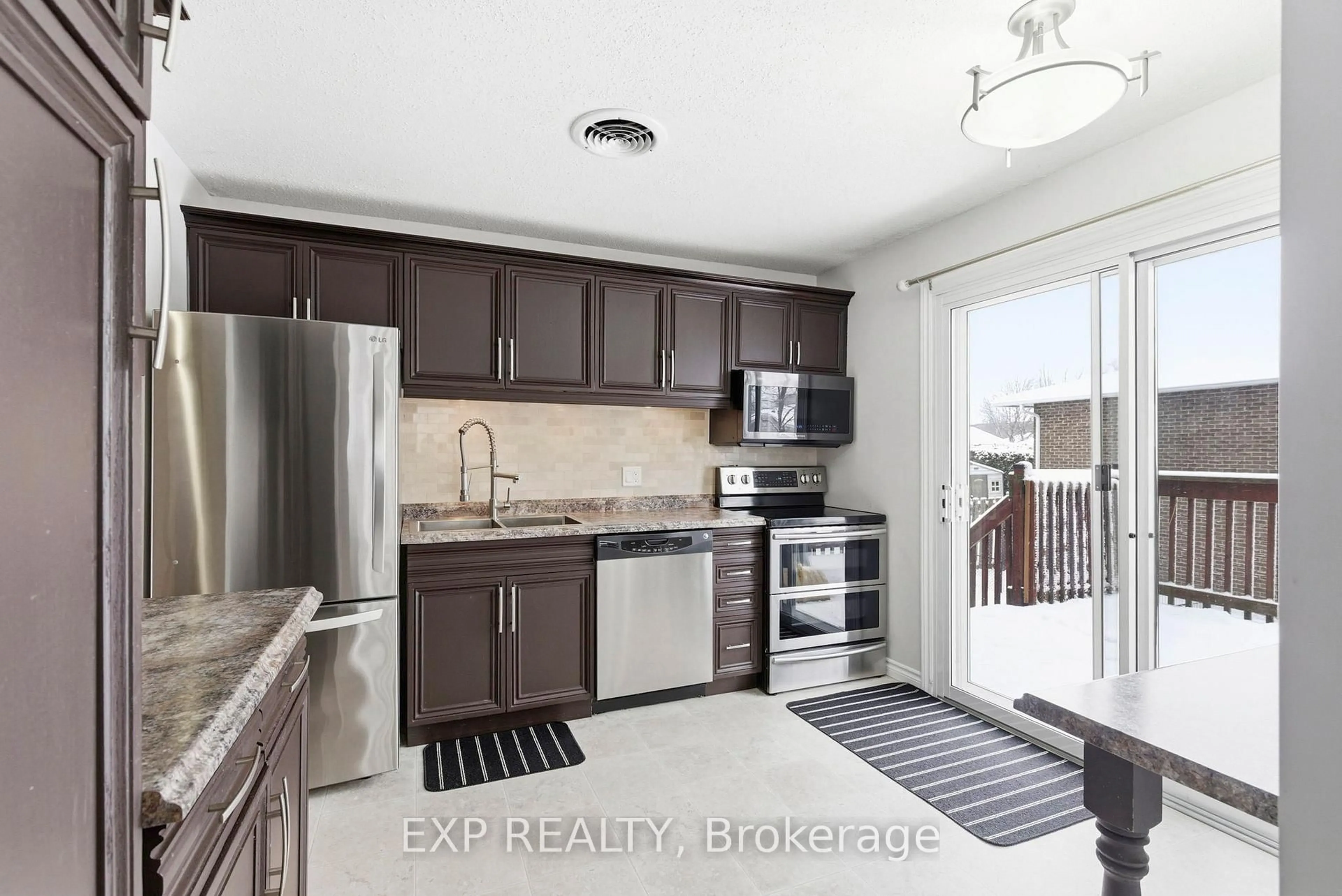 Standard kitchen, unknown for 735 Montcalm Crt, Cornwall Ontario K6H 6C2