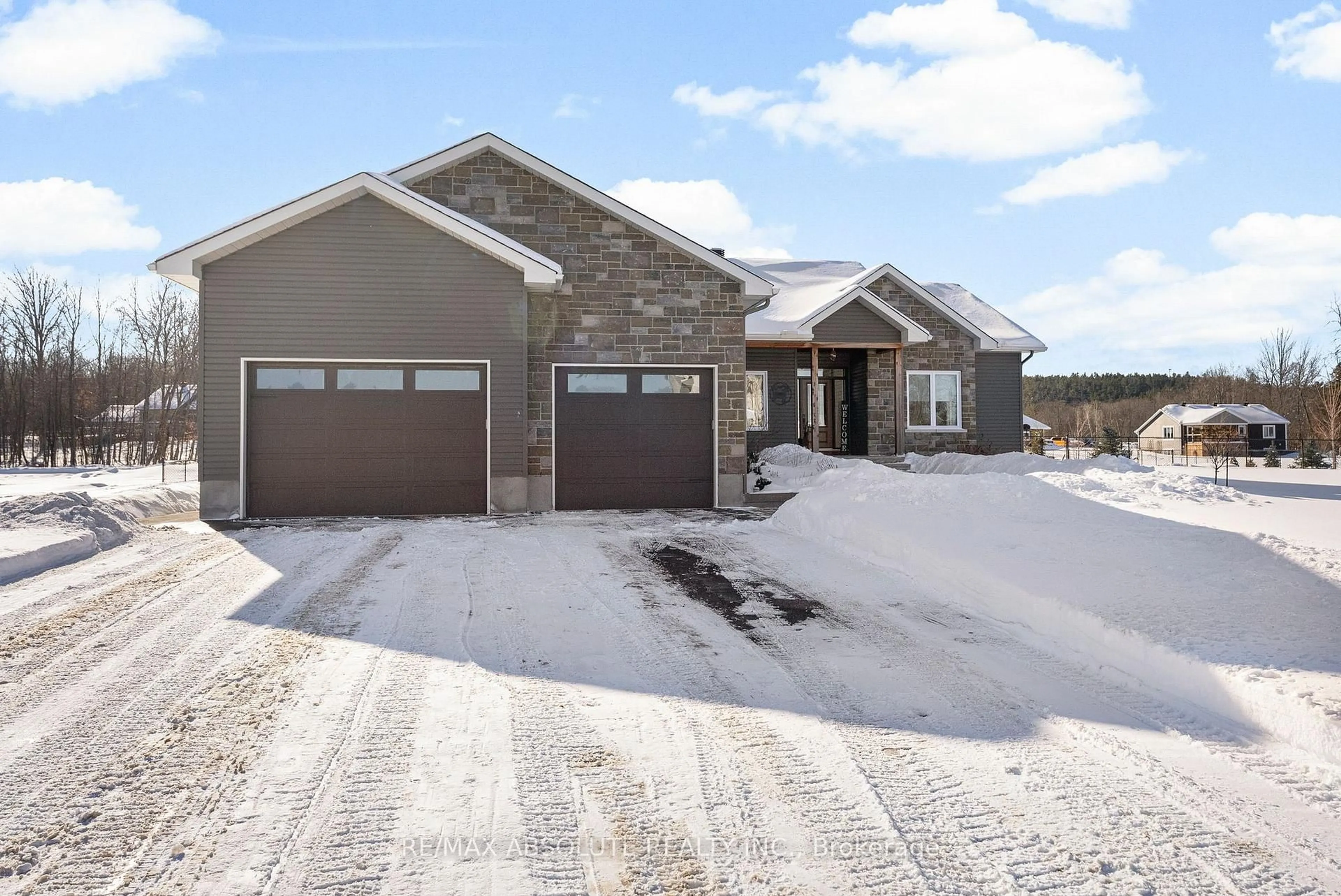 Unknown for 211 Lion Head Dr, Pakenham Ontario K0A 2X0