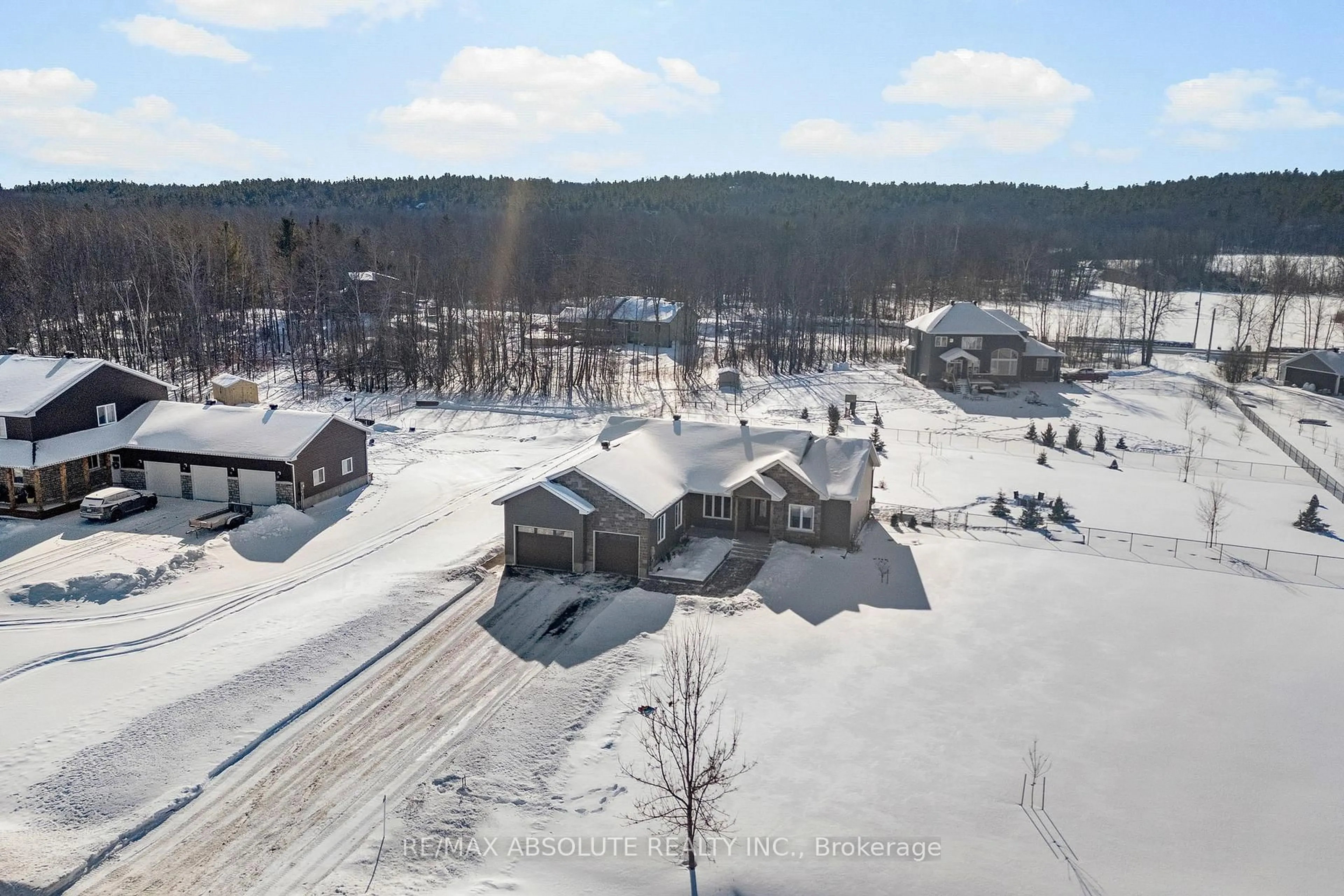 A pic from outside/outdoor area/front of a property/back of a property/a pic from drone, mountain view for 211 Lion Head Dr, Pakenham Ontario K0A 2X0