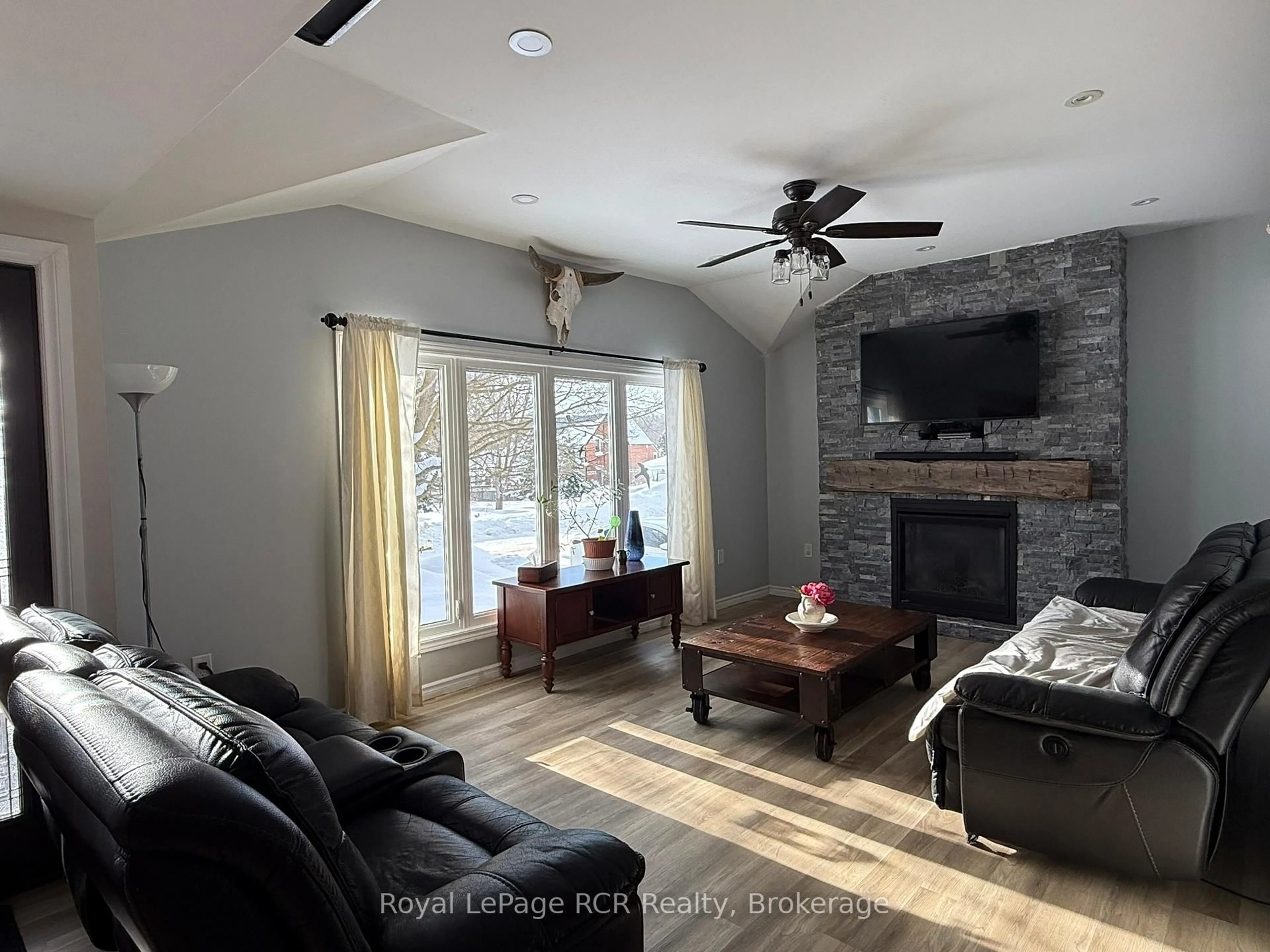 Living room with furniture, unknown for 17 Mary St, Grey Highlands Ontario N0C 1E0