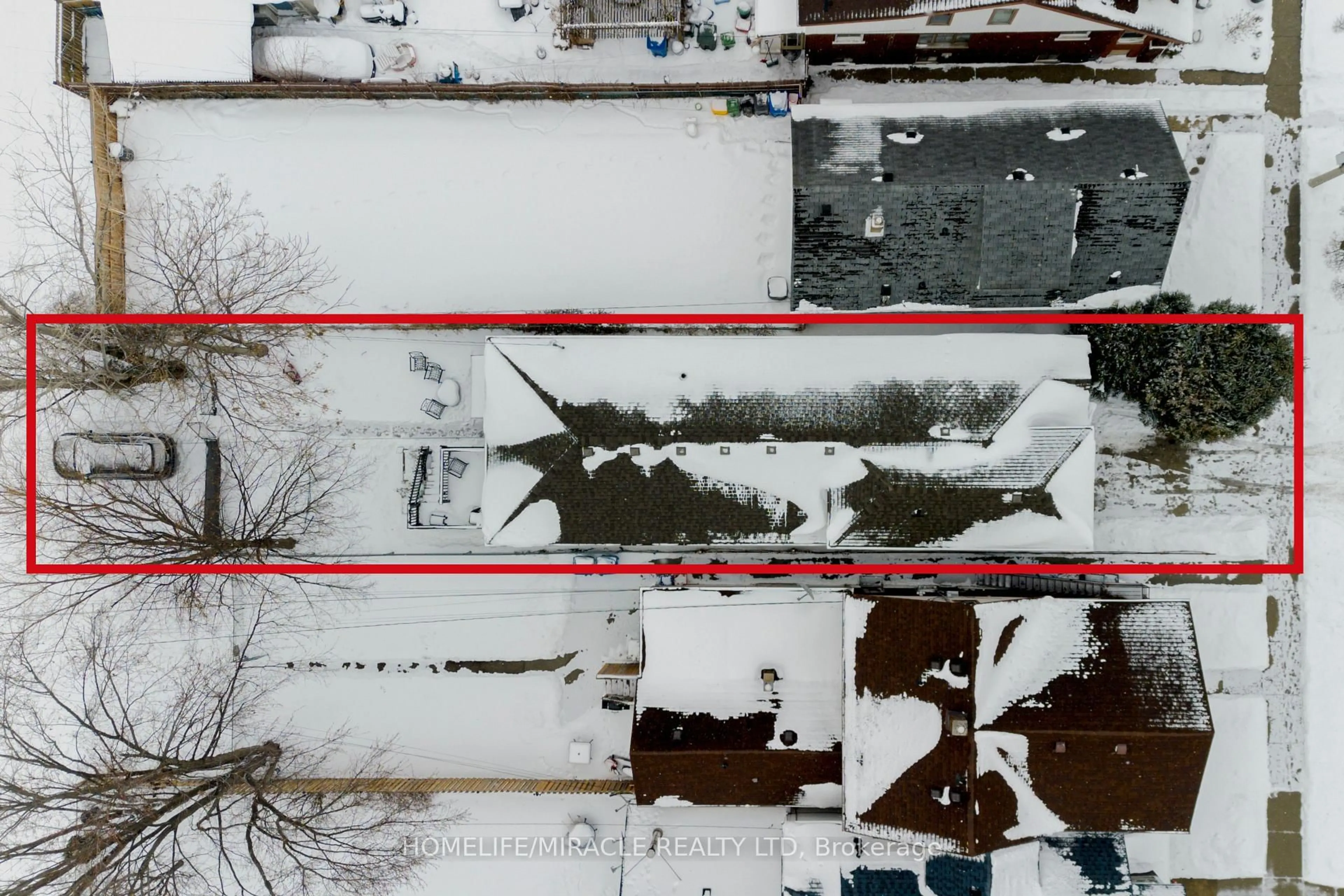 A pic from outside/outdoor area/front of a property/back of a property/a pic from drone, building for 1537 Langlois Ave, Windsor Ontario N8X 4M3