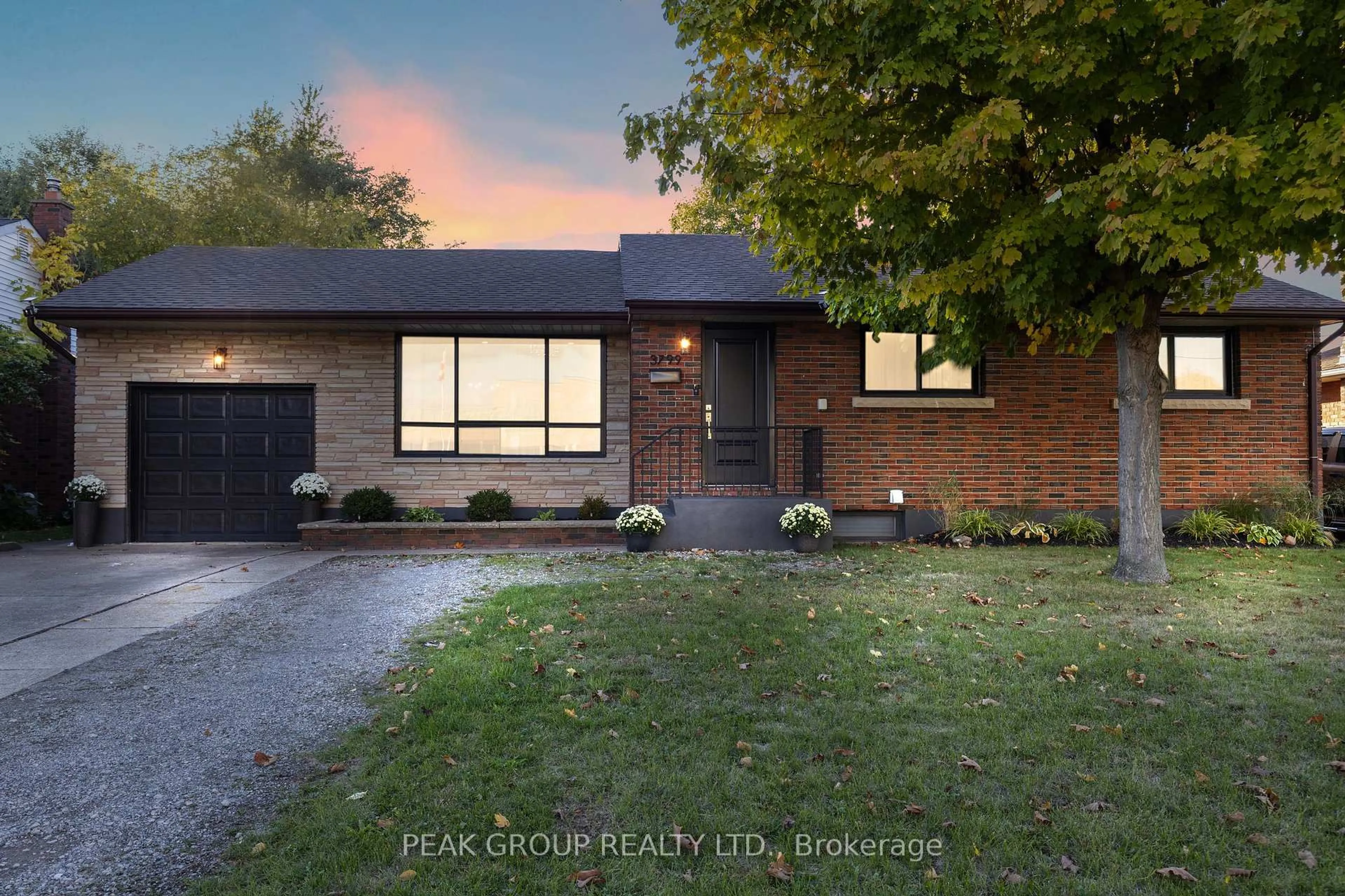 Home with brick exterior material, street for 3799 Windermere Rd, Niagara Falls Ontario L2J 2Y4