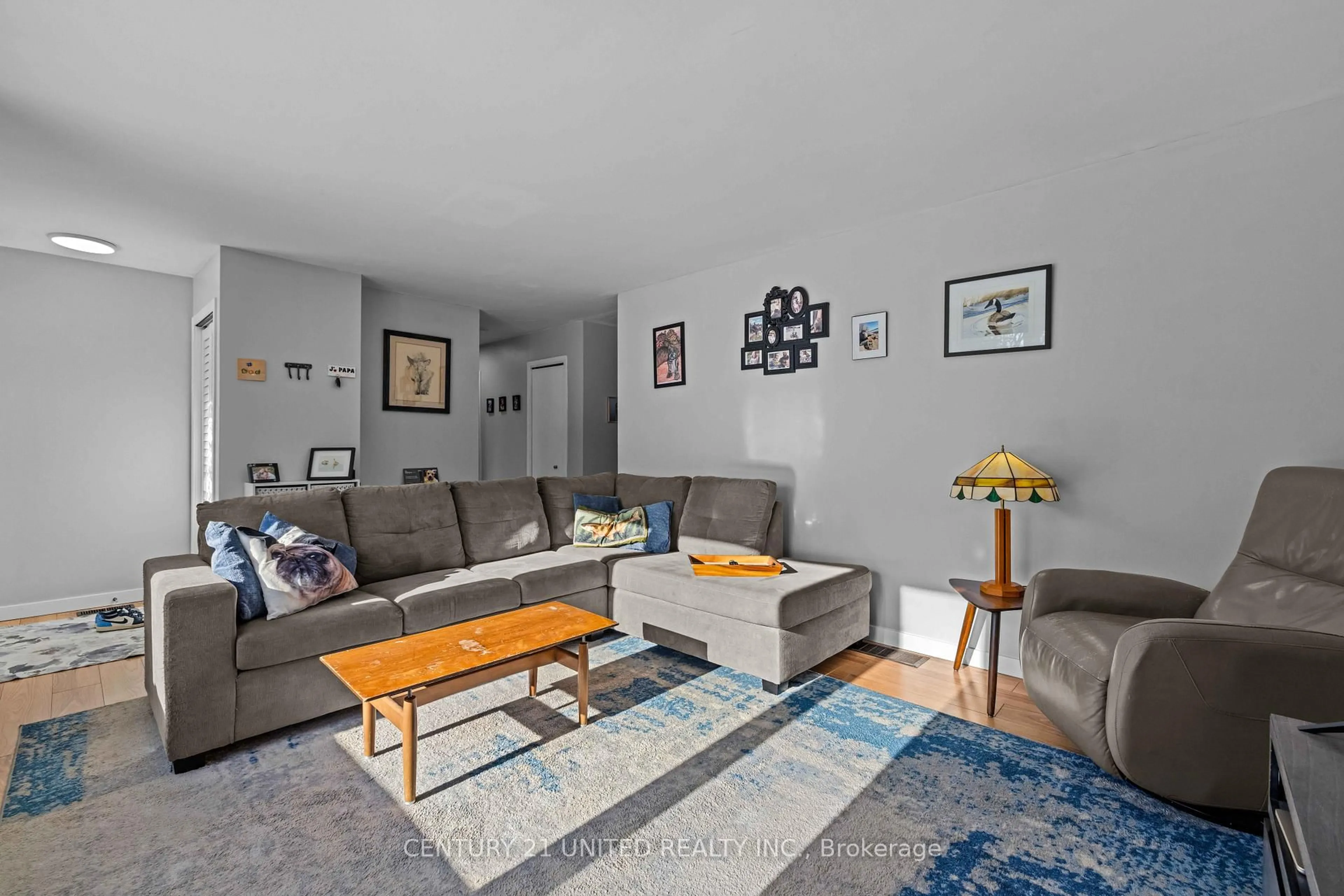 Living room with furniture, unknown for 1100 Listowel Line, Selwyn Ontario K0L 1T0