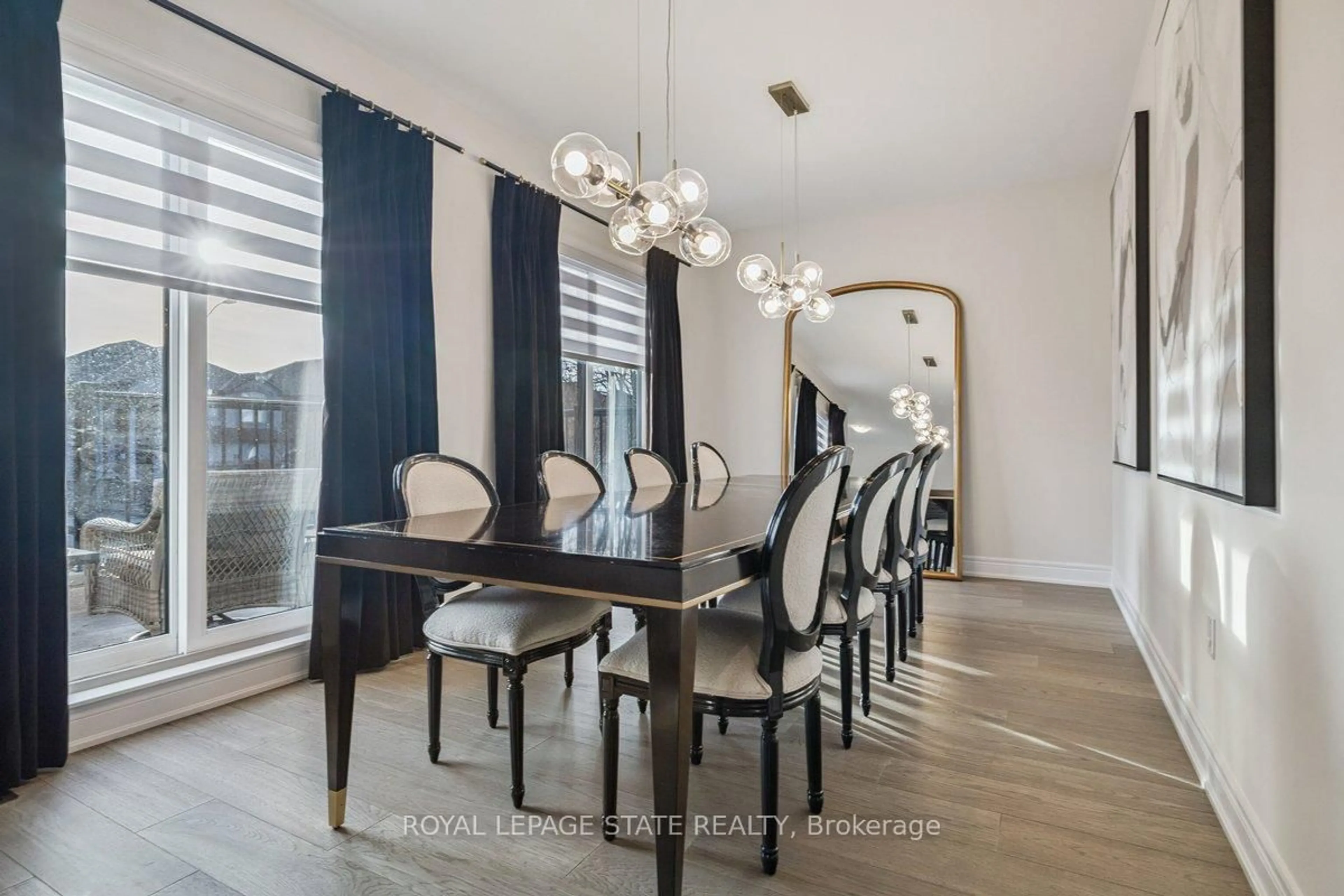 Dining room, unknown for 47 Cielo Crt, Hamilton Ontario L9B 0J1