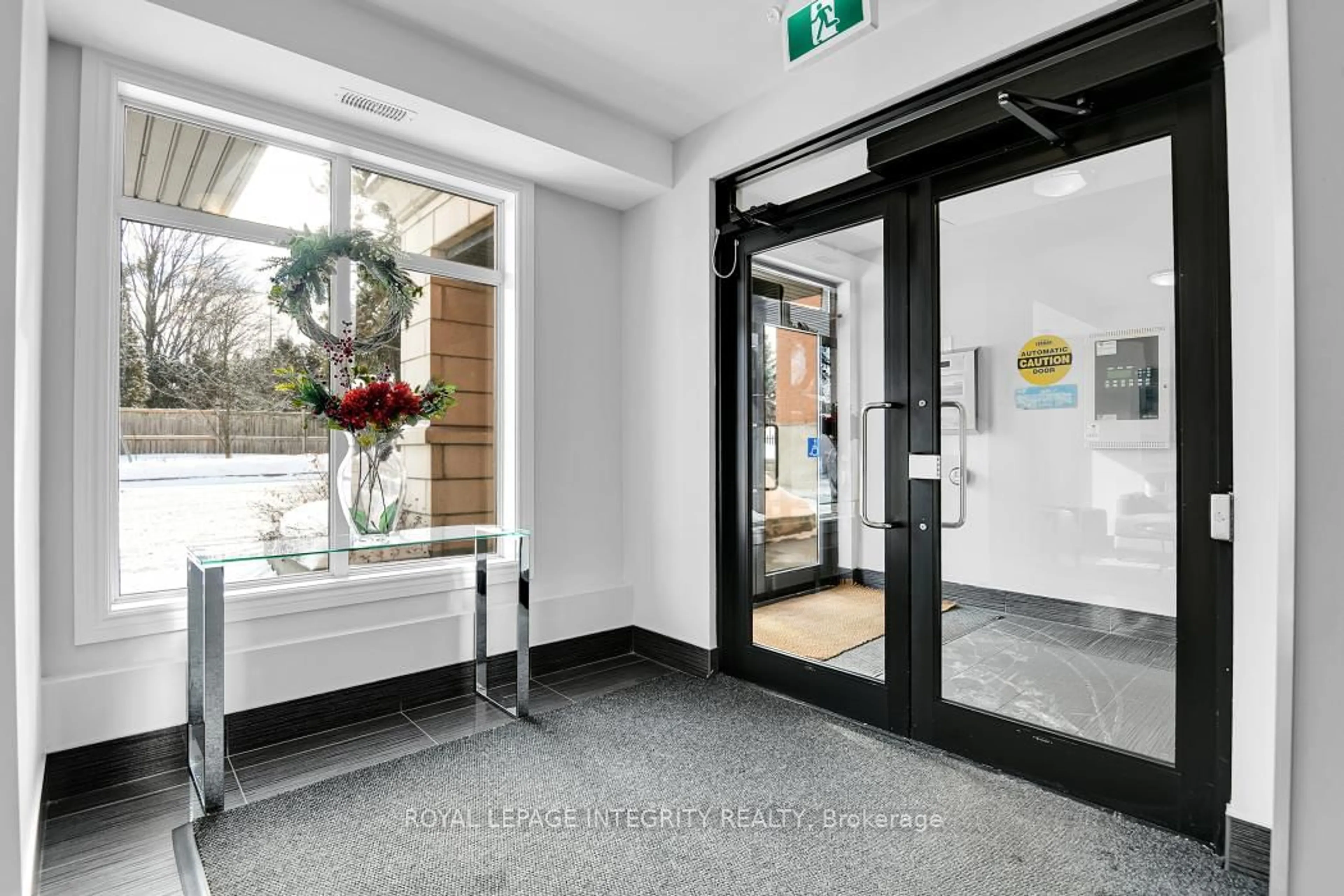 Indoor foyer for 3684 Fallowfield Rd #102, Ottawa Ontario K2J 4H3