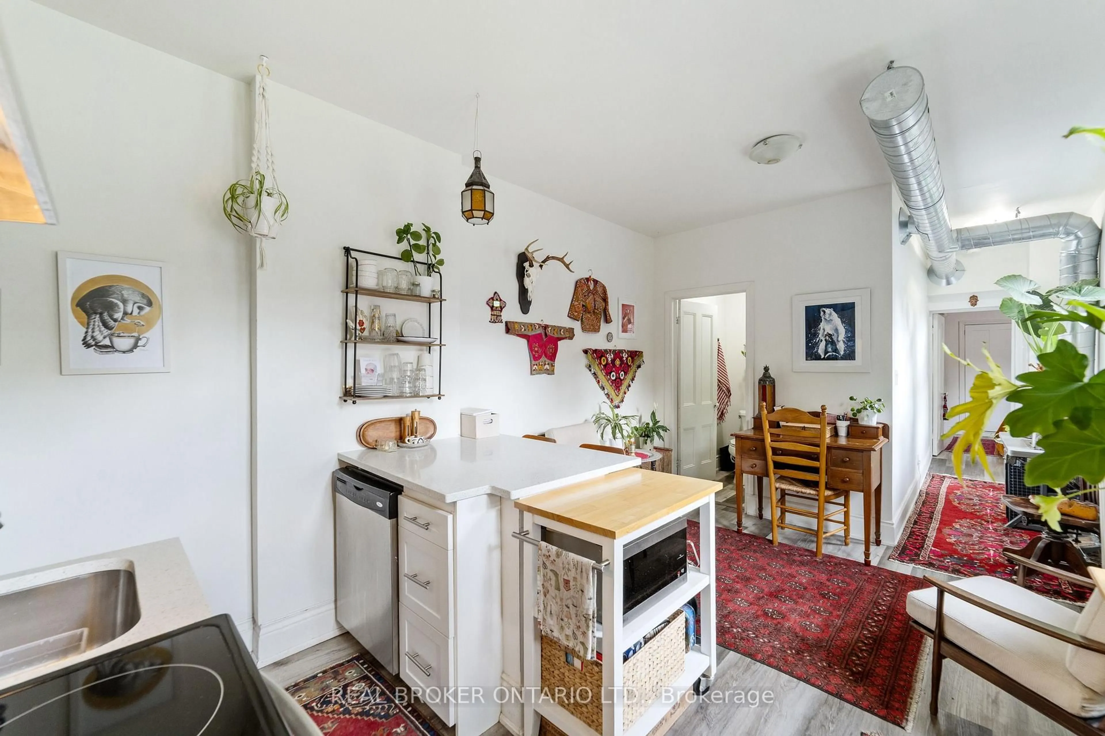 Standard kitchen, unknown for 188-190 Caroline St, Hamilton Ontario L8P 3L2