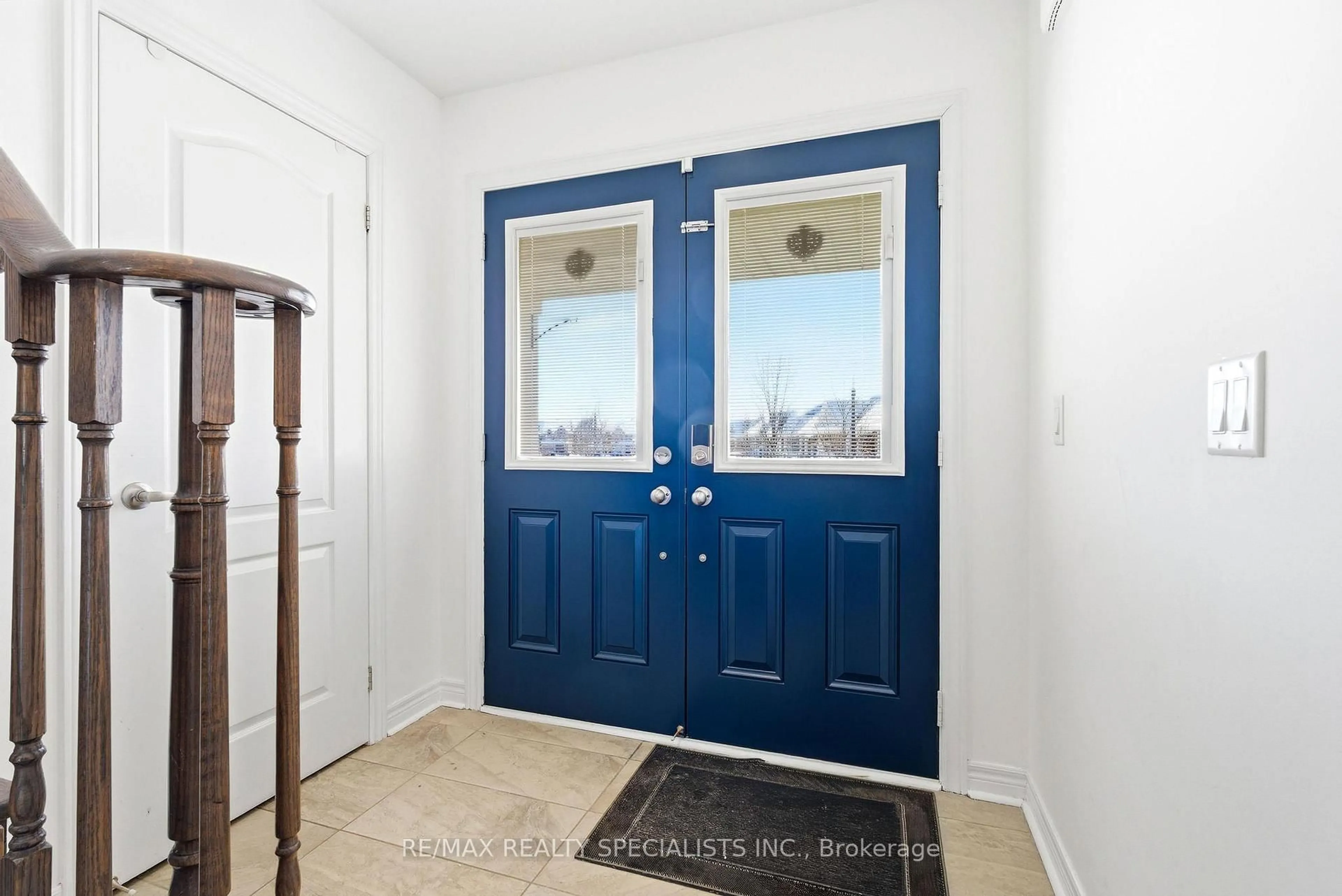 Indoor entryway for 617 Baldwin Cres, Woodstock Ontario N4T 0G5