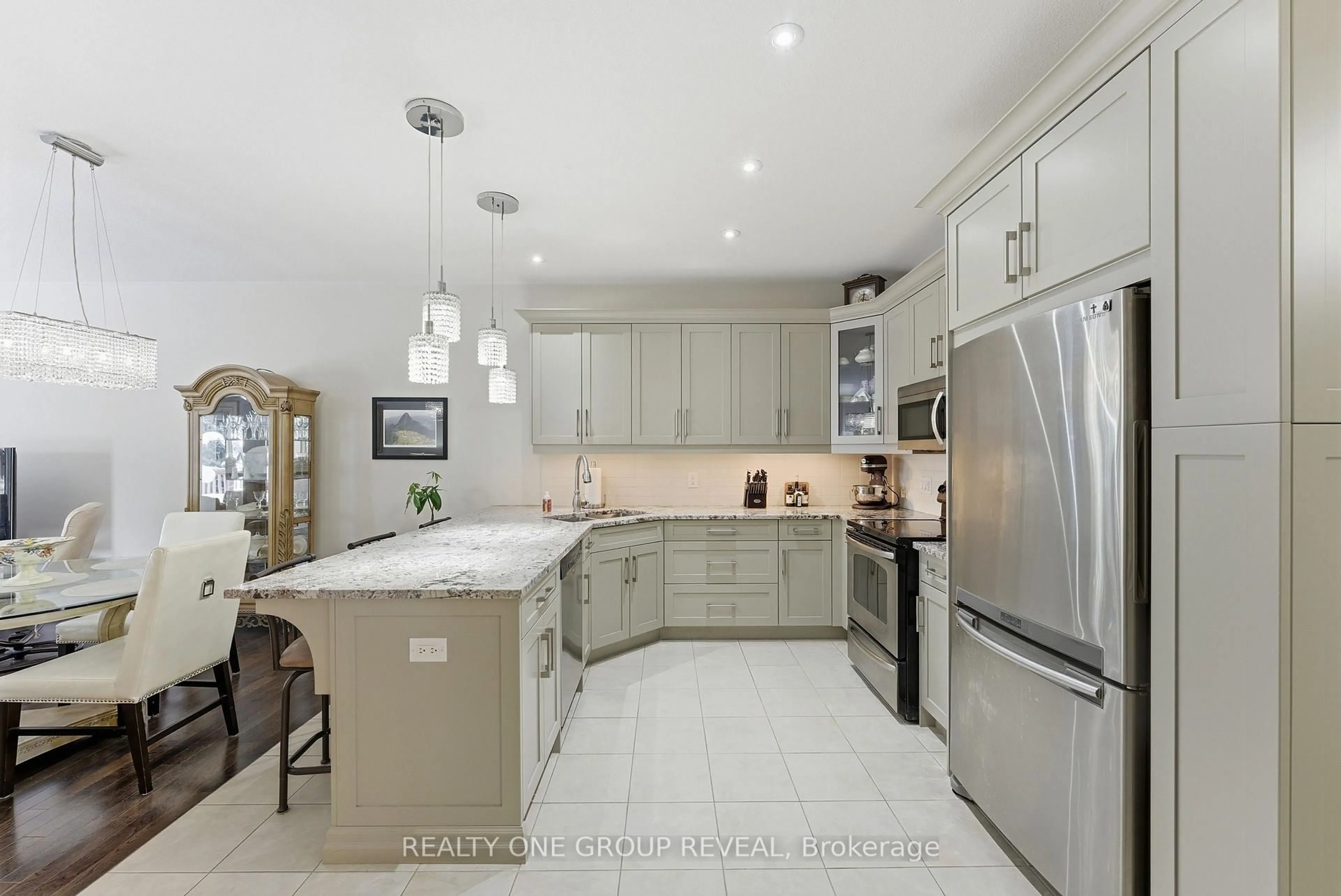 Open concept kitchen, ceramic/tile floor for 4399 Montrose Rd #20, Niagara Falls Ontario L2E 5B3