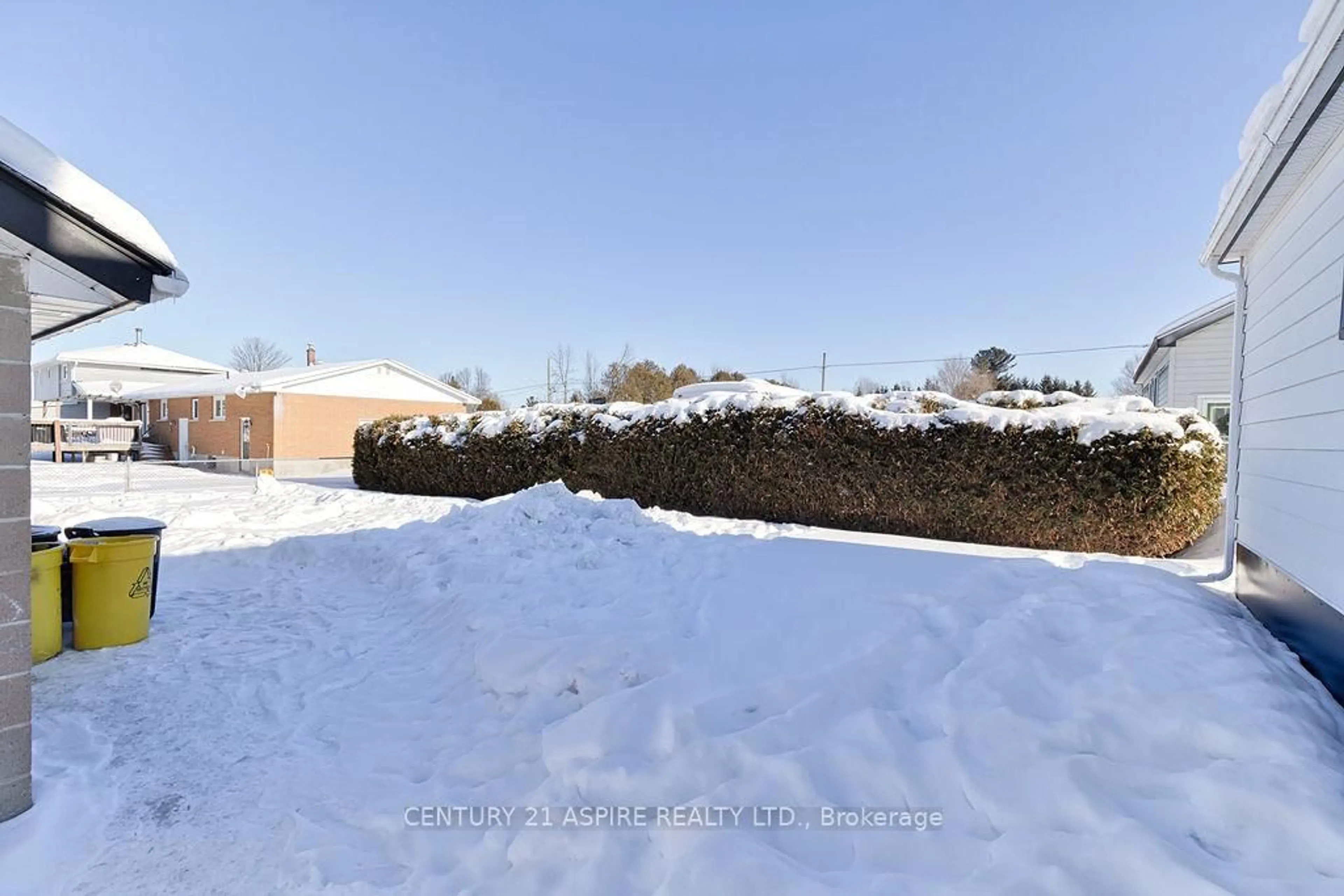 A pic from outside/outdoor area/front of a property/back of a property/a pic from drone, unknown for 42 Mohns Ave, Petawawa Ontario K8H 2G8