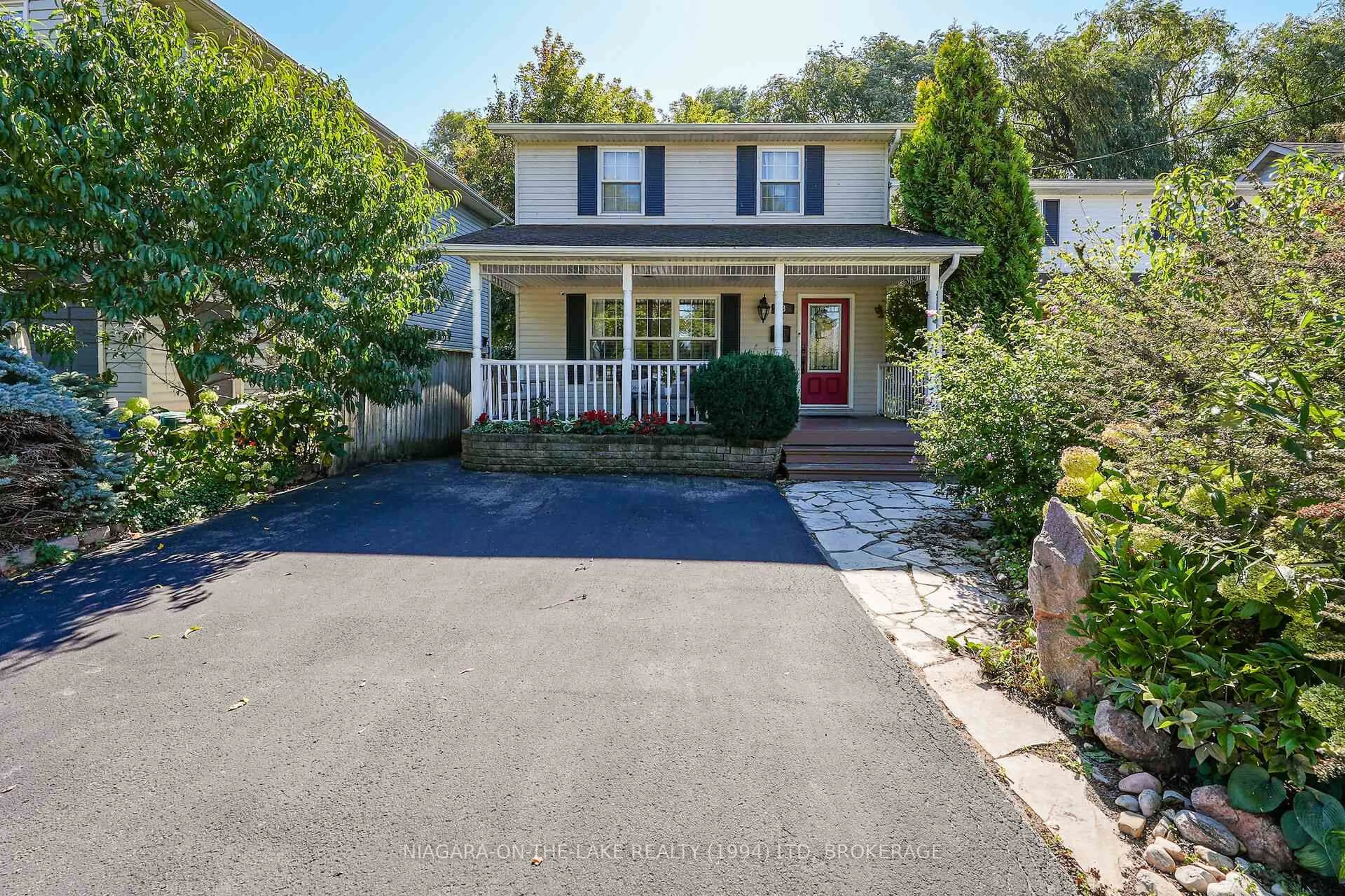 Unknown for 8 Lakeside Dr, St. Catharines Ontario L2M 1P2