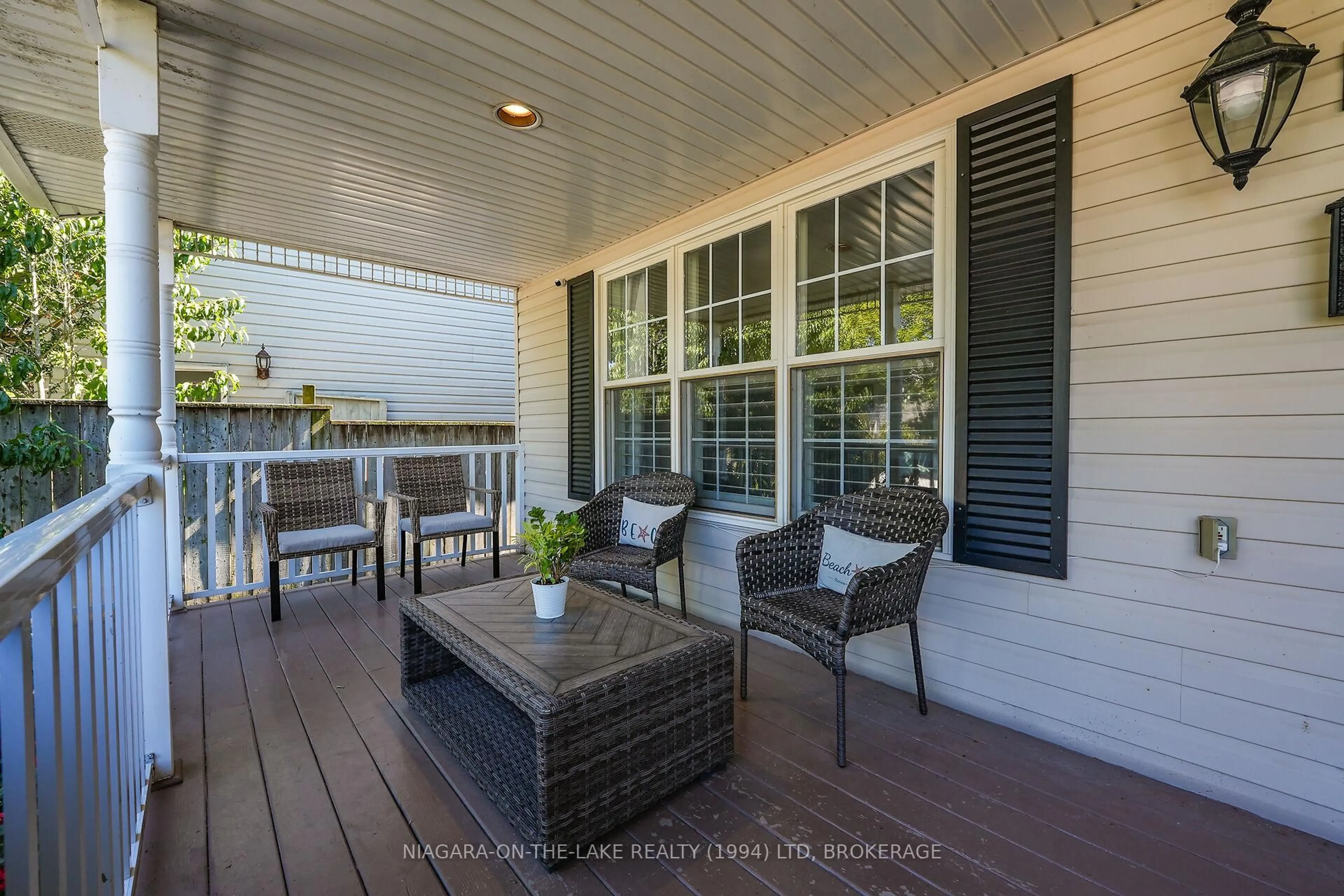 Patio, water/lake/river/ocean view for 8 Lakeside Dr, St. Catharines Ontario L2M 1P2