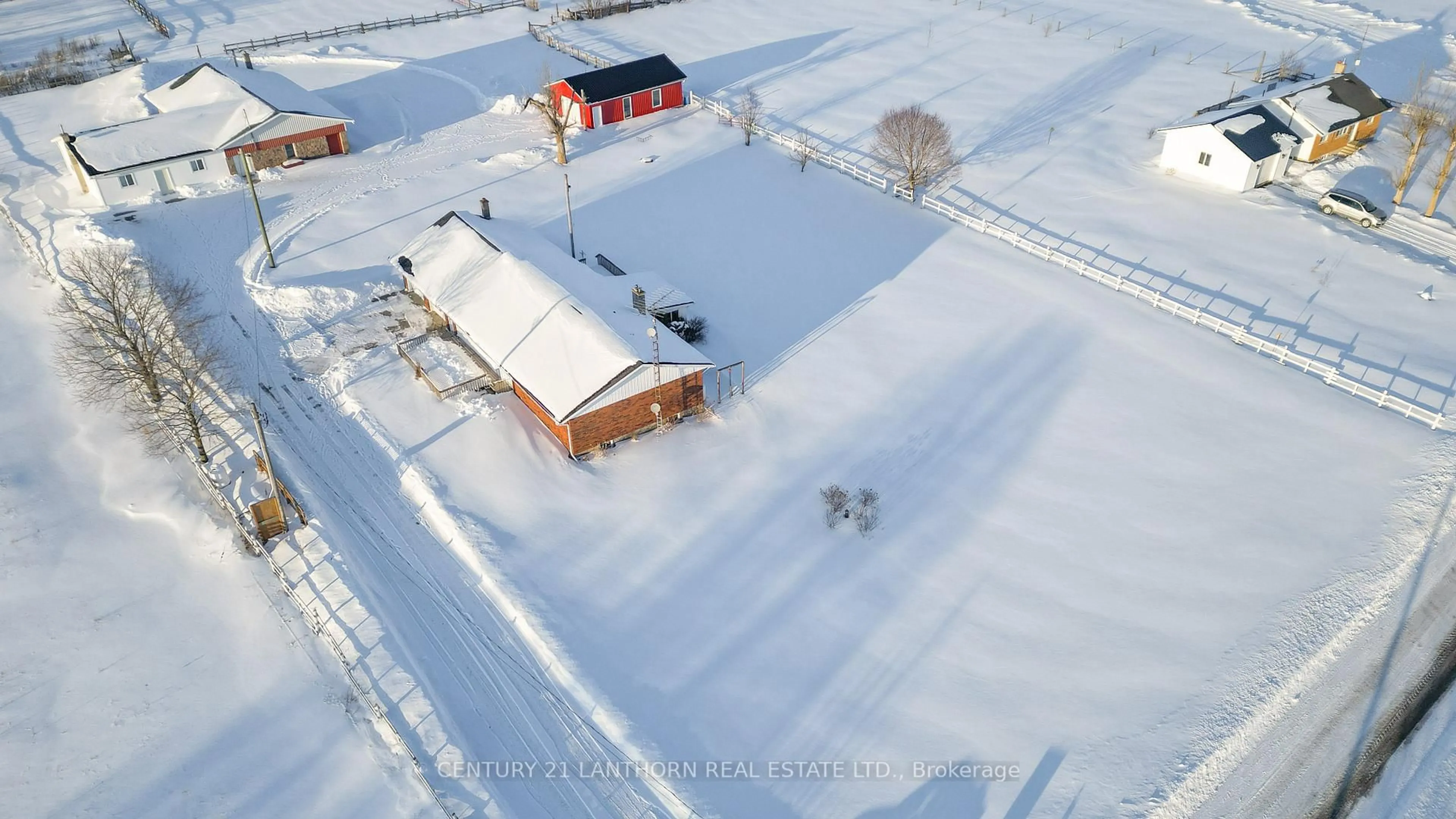 A pic from outside/outdoor area/front of a property/back of a property/a pic from drone, building for 315 Lynch Rd, Tweed Ontario K0K 3J0