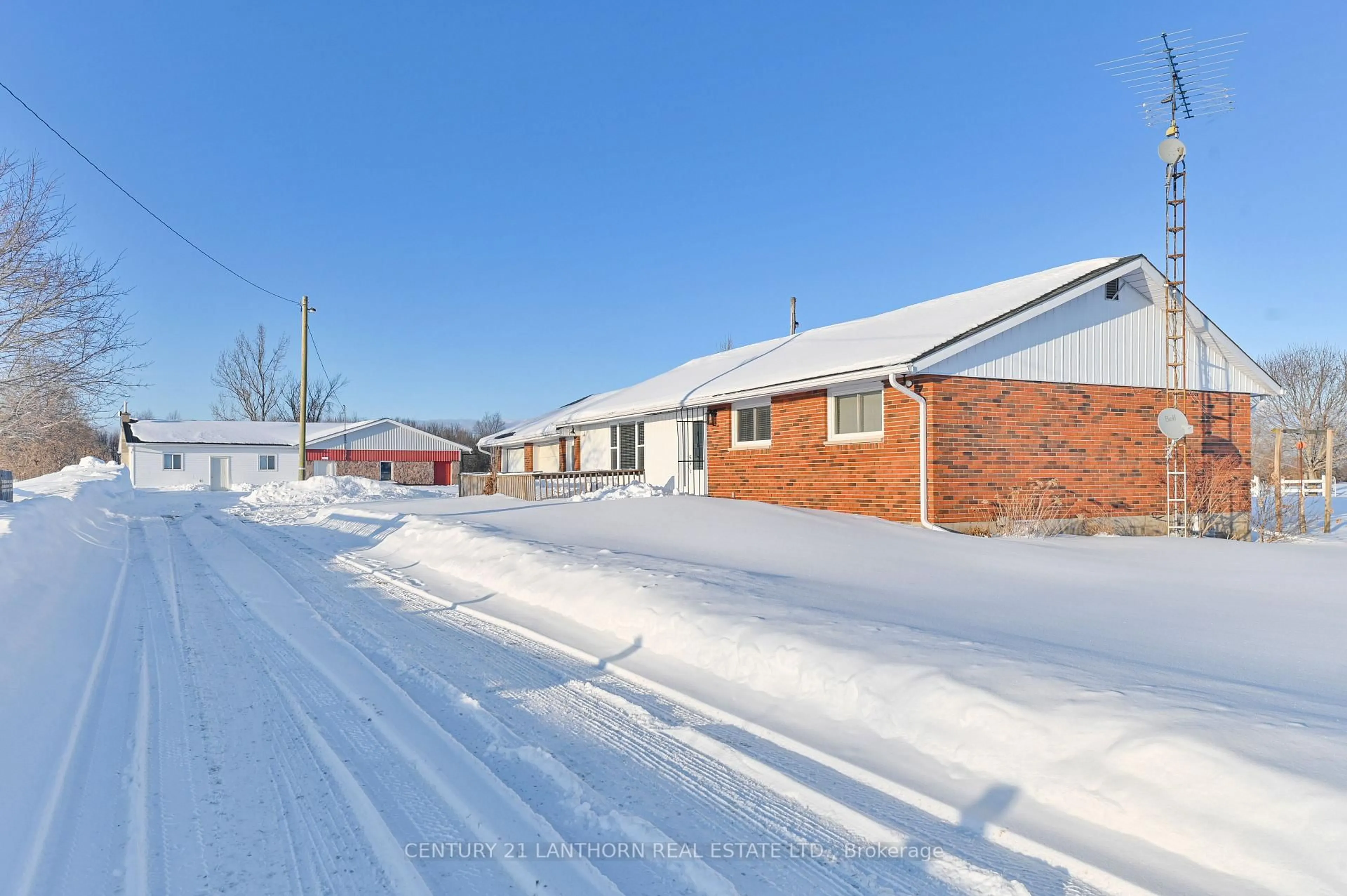 A pic from outside/outdoor area/front of a property/back of a property/a pic from drone, street for 315 Lynch Rd, Tweed Ontario K0K 3J0