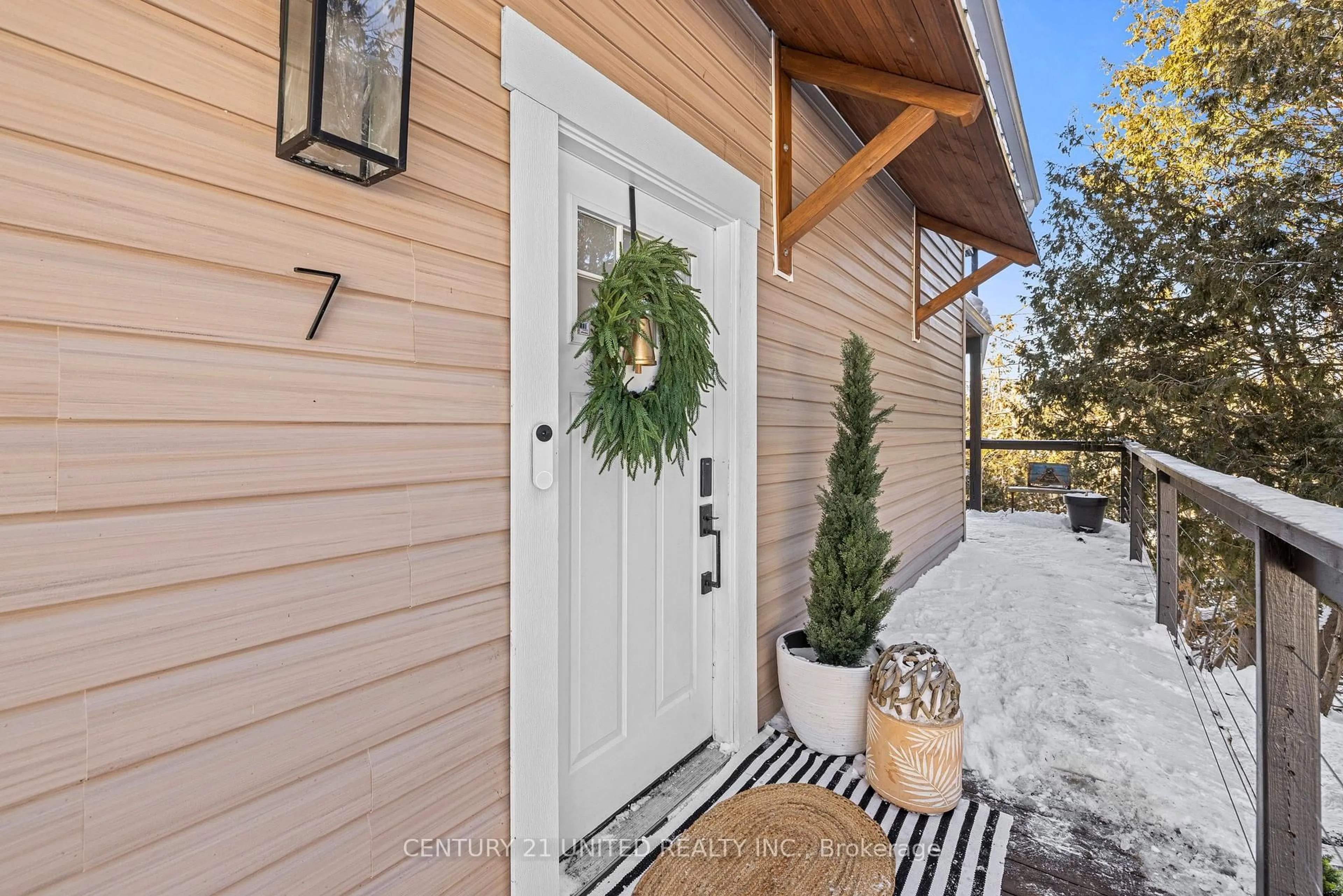 Indoor entryway for 7 Resort Lane, Kawartha Lakes Ontario K0L 2W0