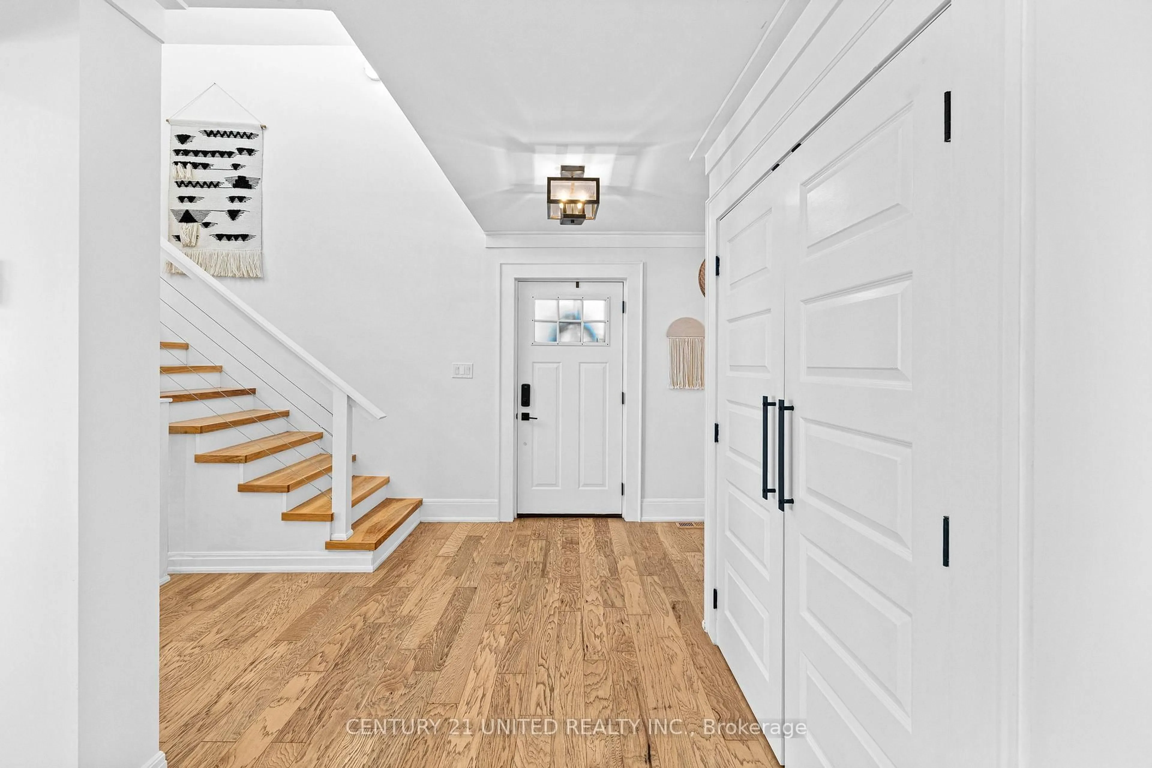 Indoor entryway for 7 Resort Lane, Kawartha Lakes Ontario K0L 2W0