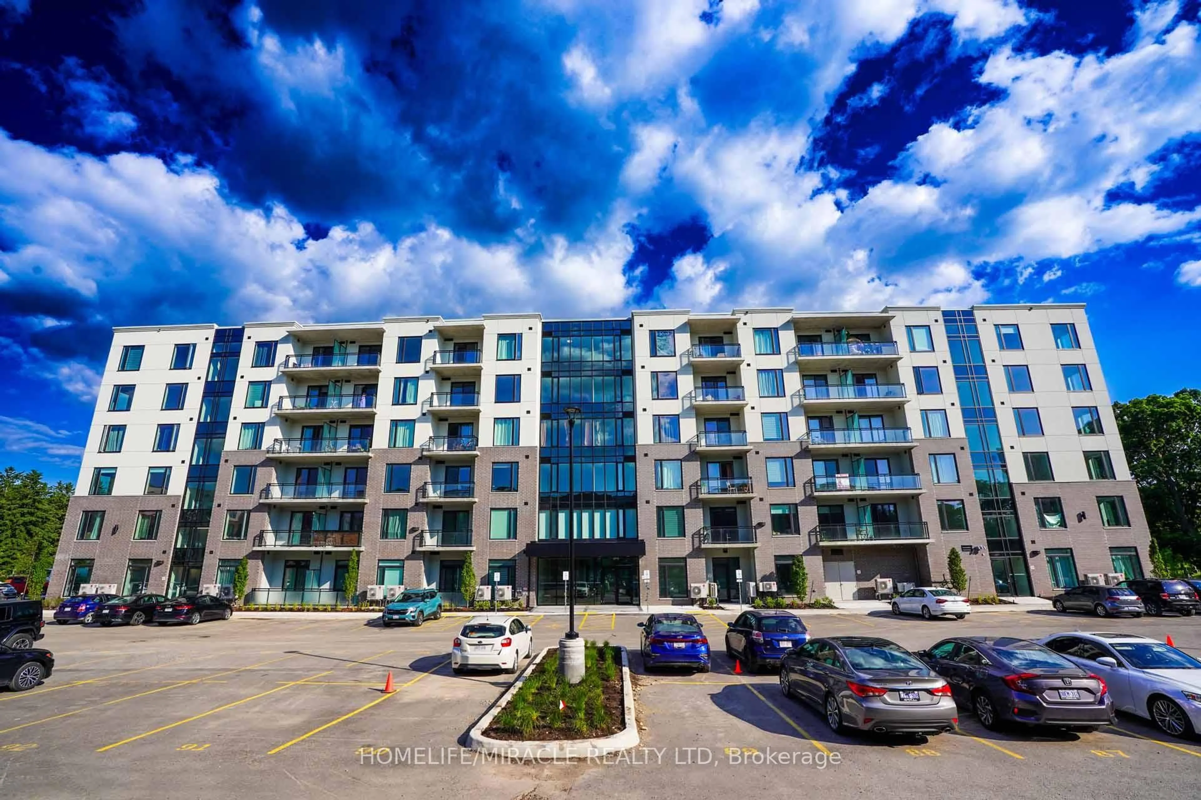 A pic from outside/outdoor area/front of a property/back of a property/a pic from drone, building for 107 Roger St #604, Waterloo Ontario N2J 0G3