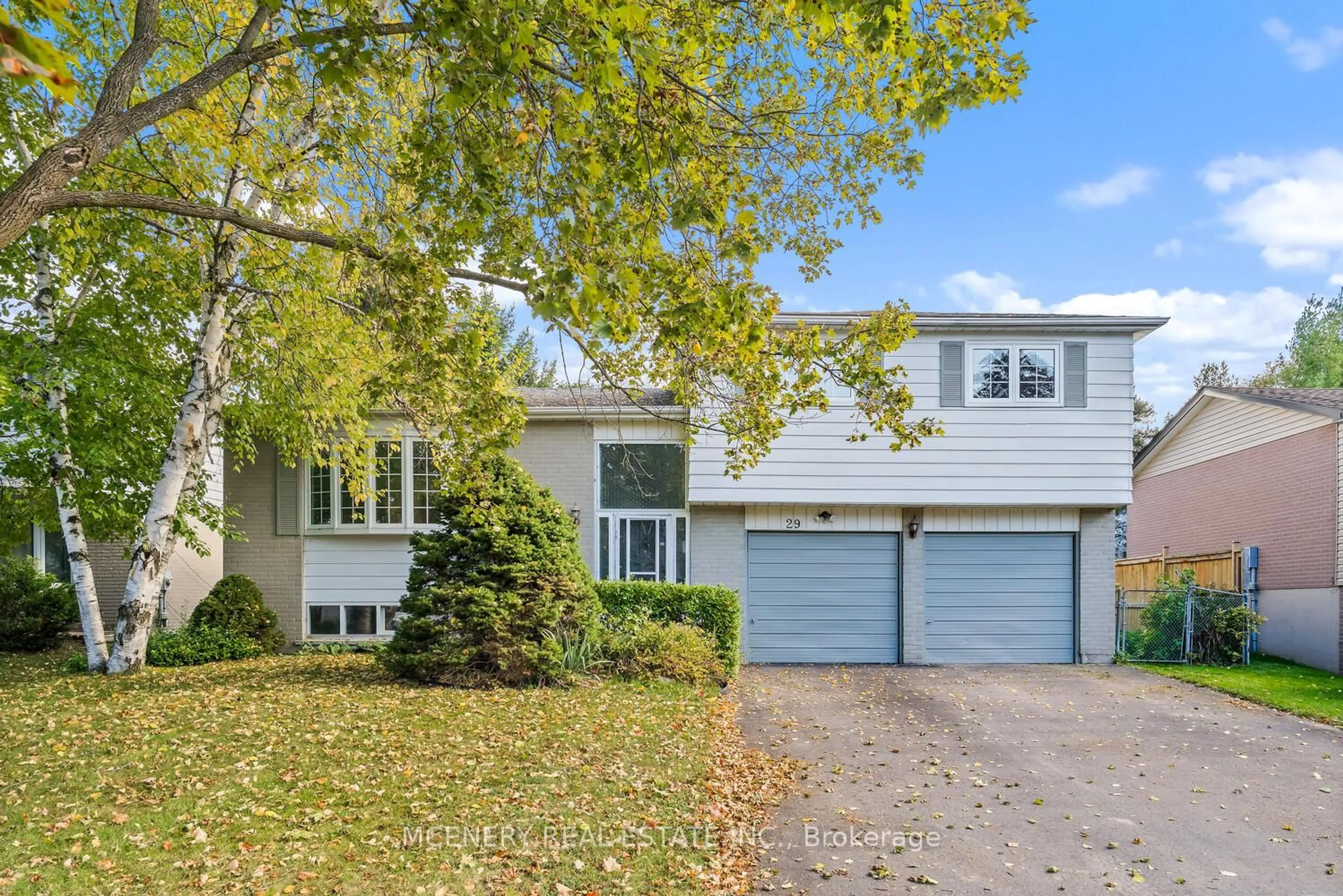 Home with vinyl exterior material, street for 29 Tomwell Cres, Erin Ontario N0B 1T0