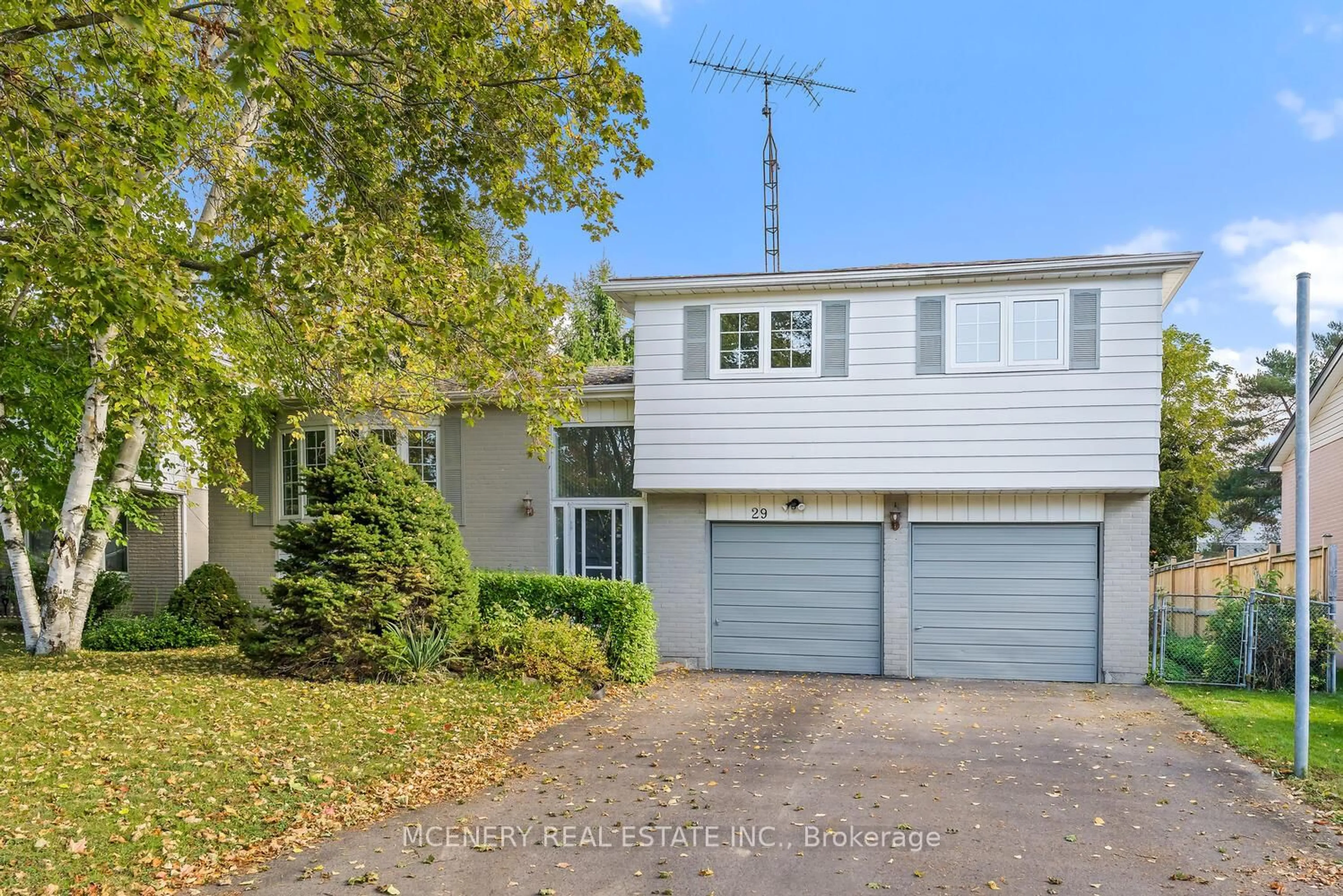 Home with vinyl exterior material, street for 29 Tomwell Cres, Erin Ontario N0B 1T0