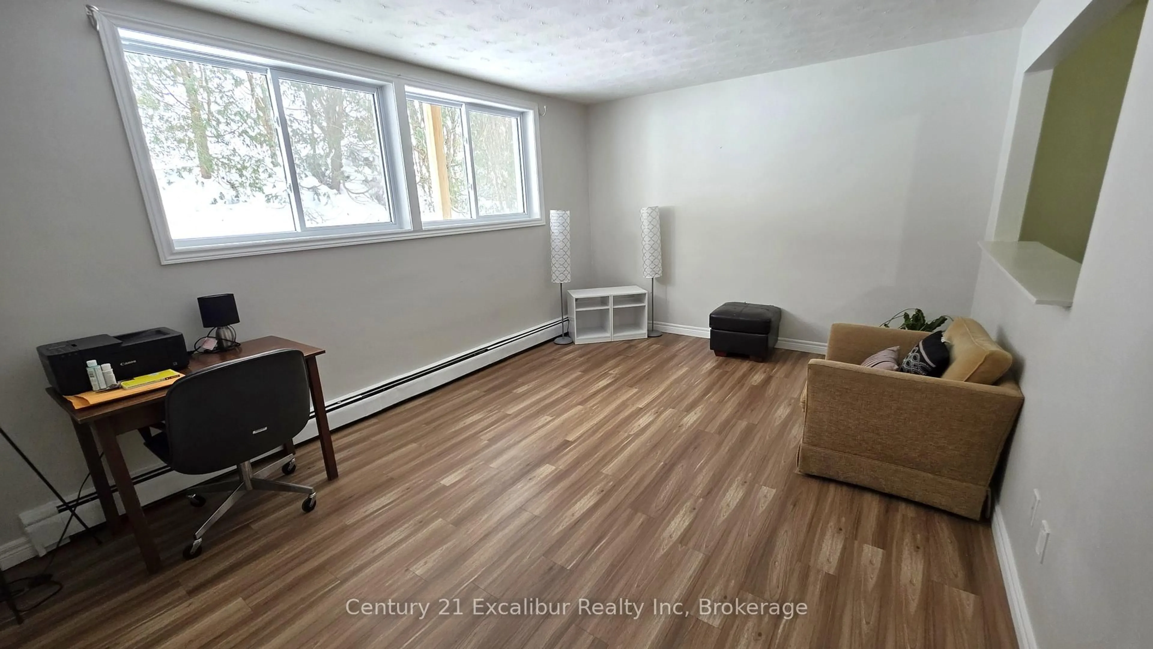 A pic of a room for 320 Queen St #4, Centre Wellington Ontario N1M 1T4