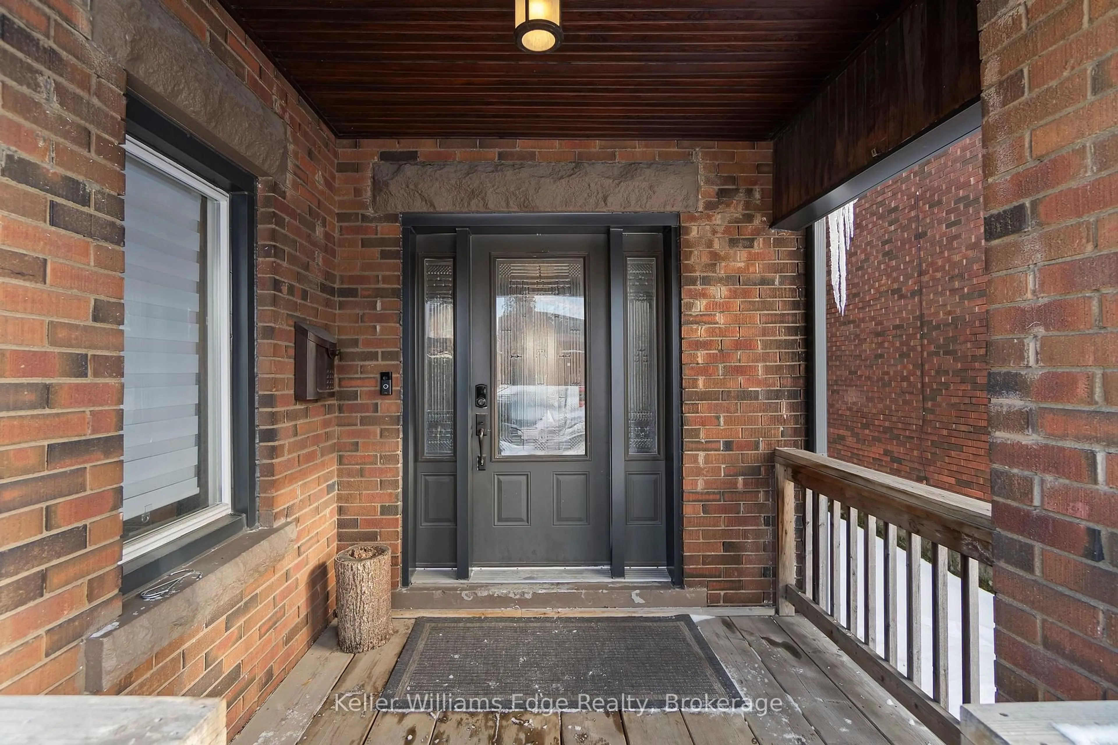 Indoor entryway for 37 Wexford Ave, Hamilton Ontario L8K 2N5