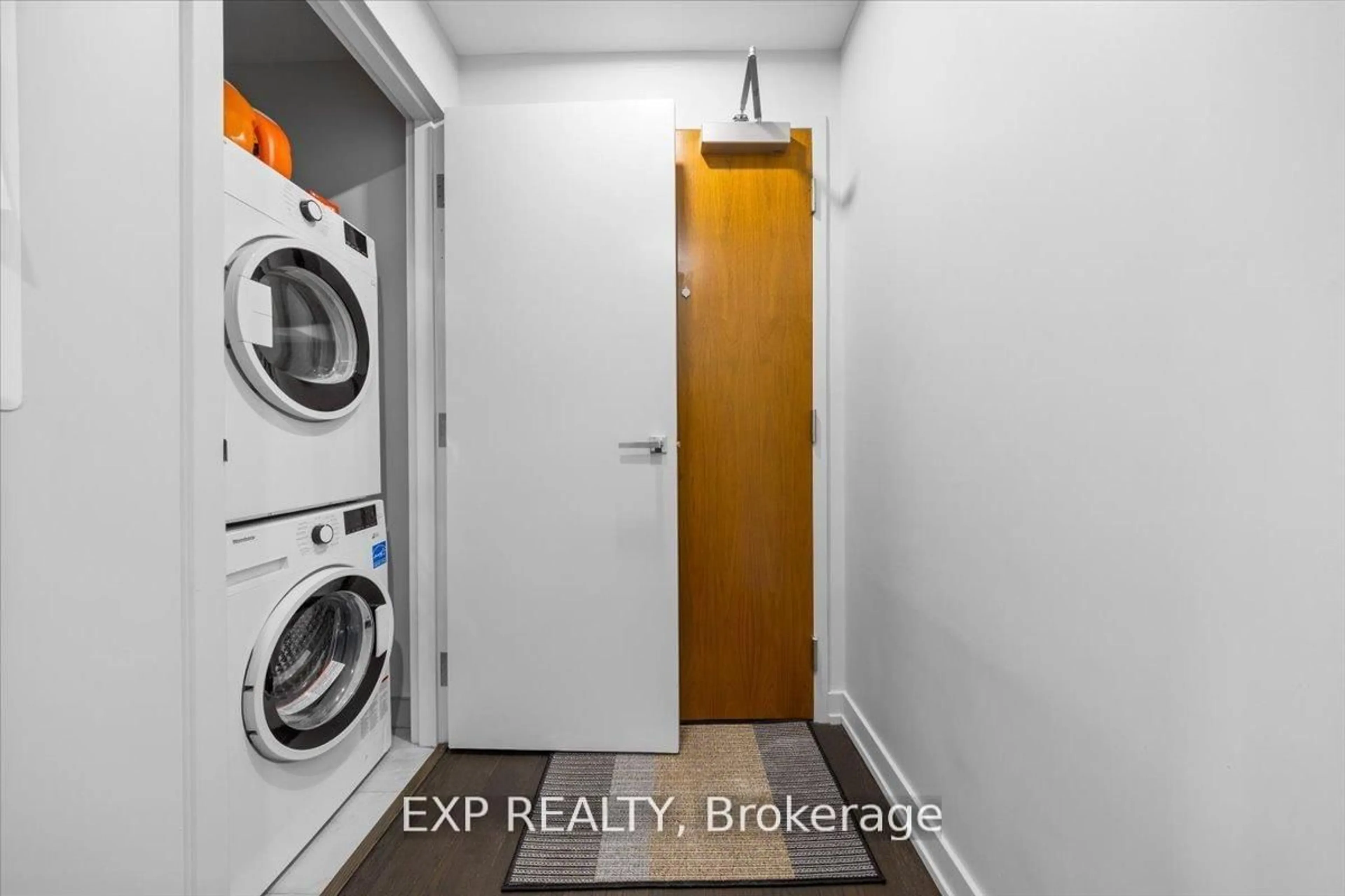 Laundry room for 101 Queen St #910, Ottawa Ontario K1P 0B7