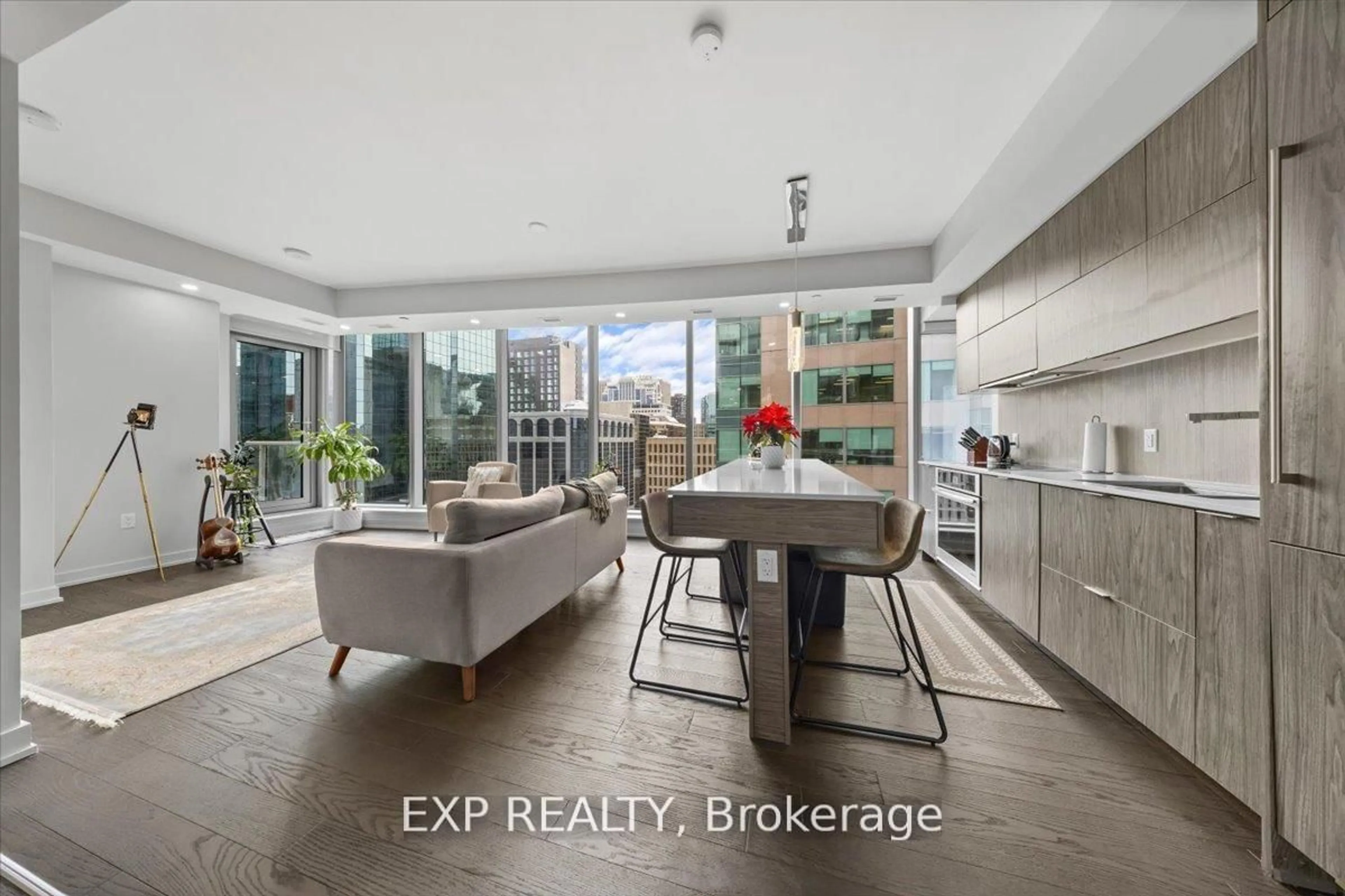 Open concept kitchen, ceramic/tile floor for 101 Queen St #910, Ottawa Ontario K1P 0B7