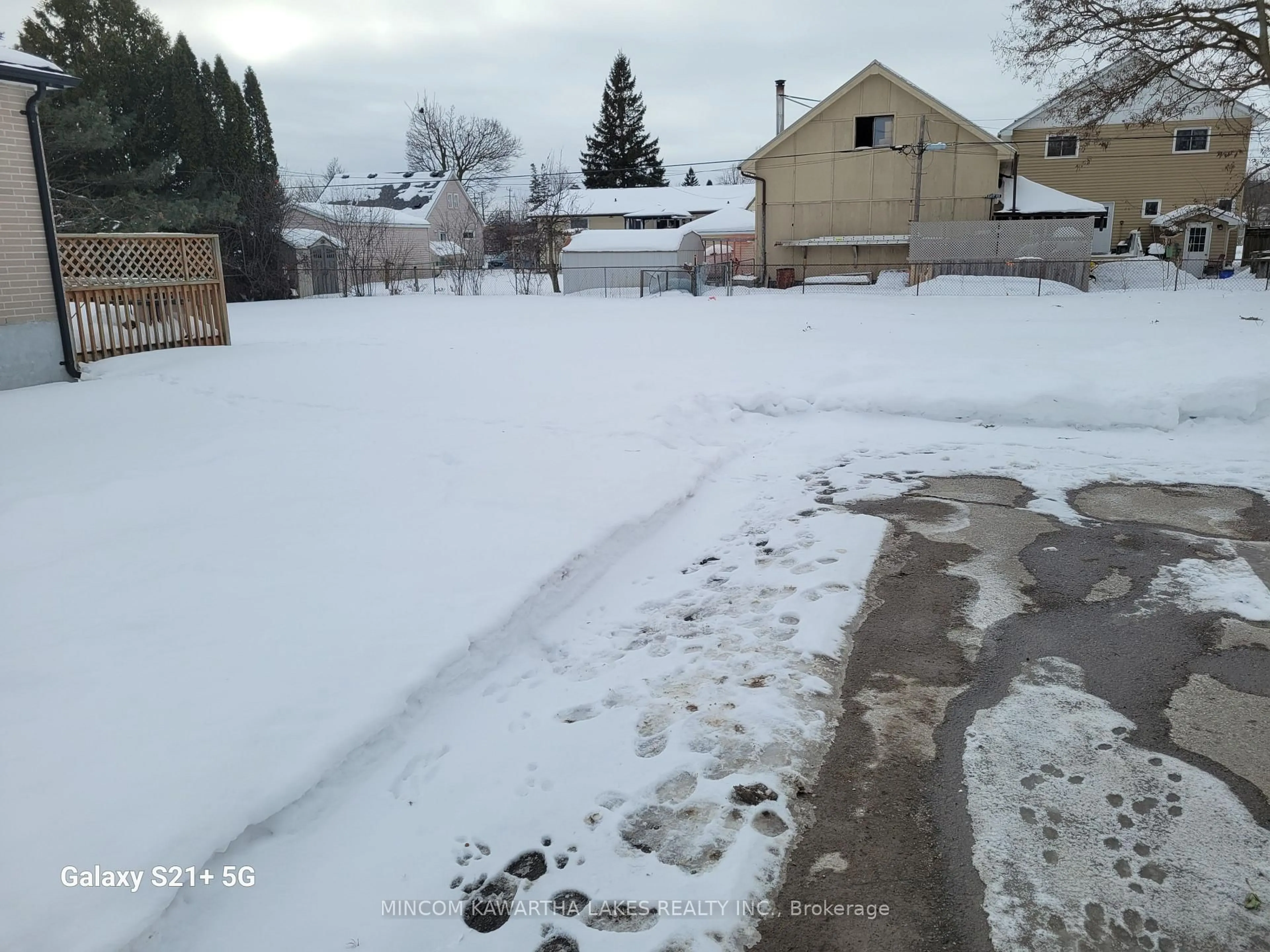 Unknown for 889 Western Ave, Peterborough Ontario K9J 5W1